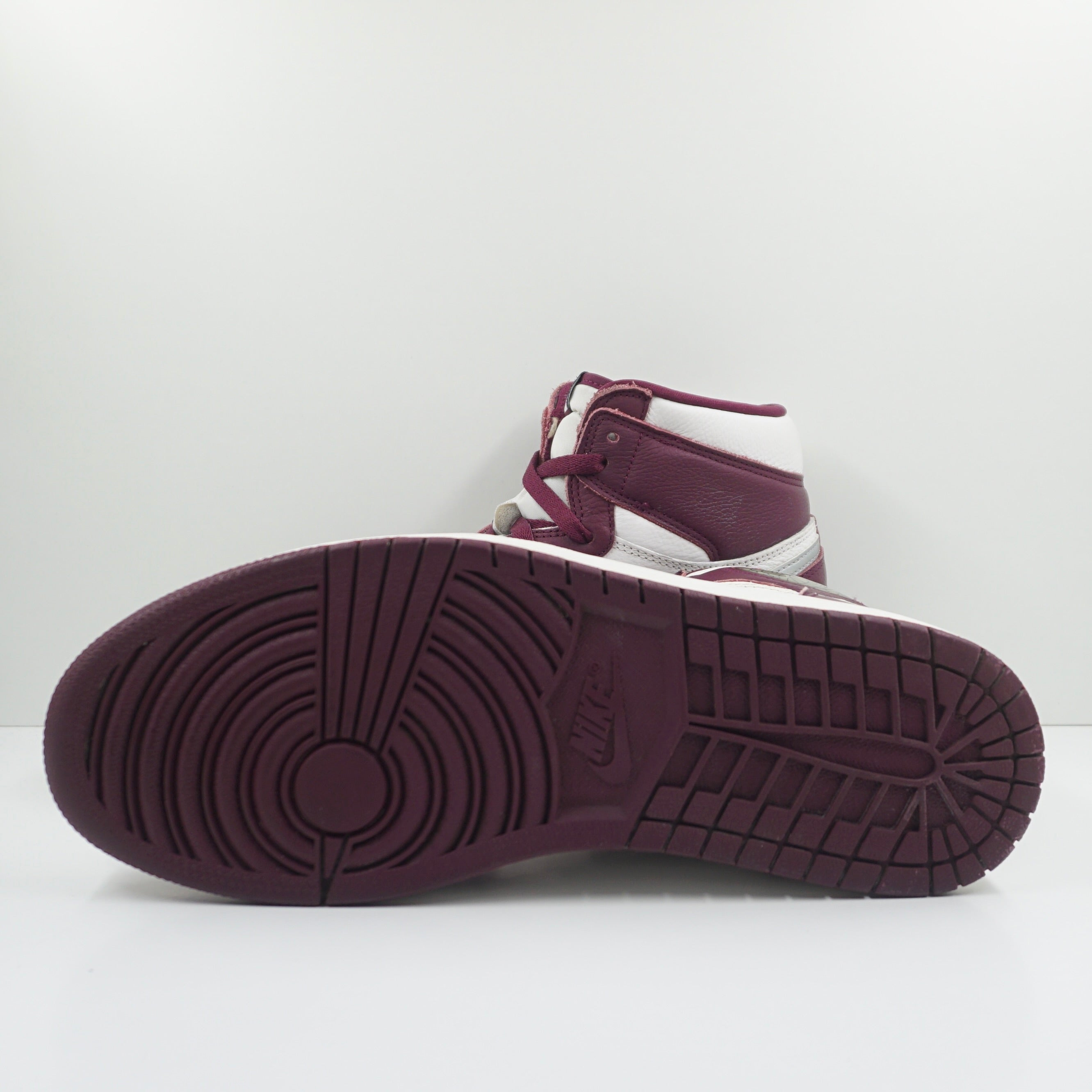 Jordan 1 Retro High OG Bordeaux