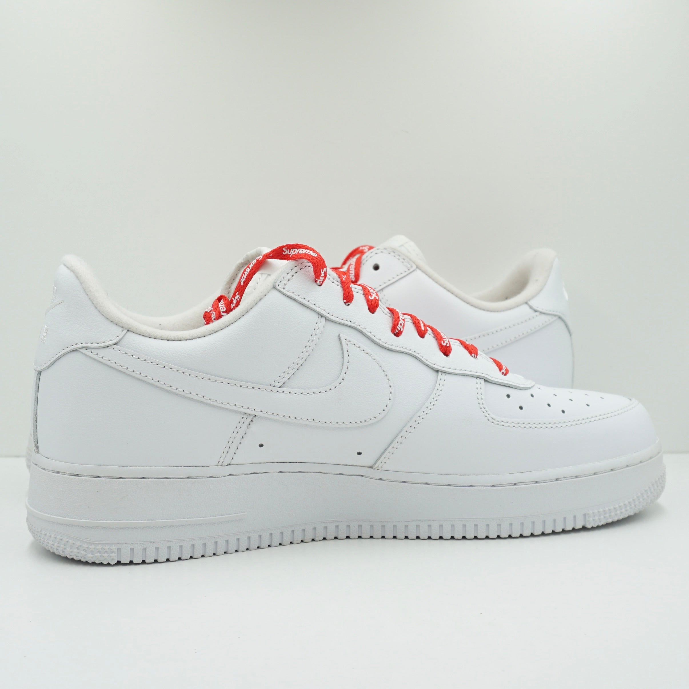 Nike Air Force 1 Low Supreme White