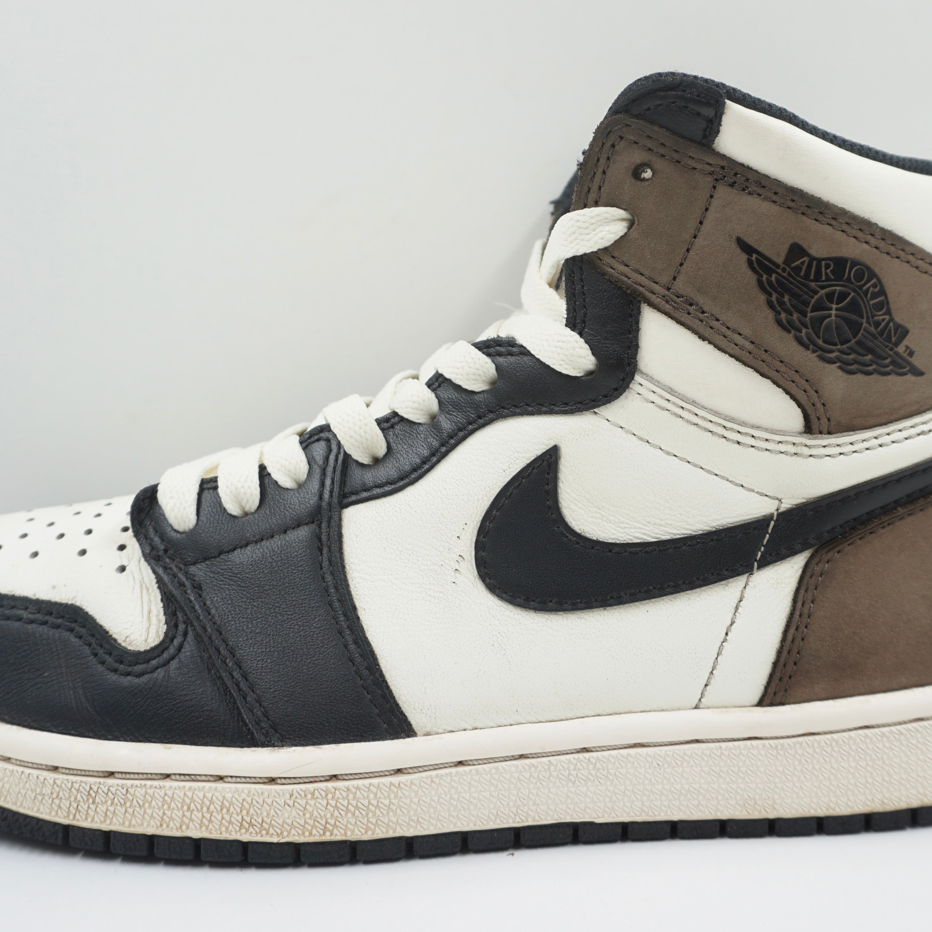 Jordan 1 Retro High Dark Mocha