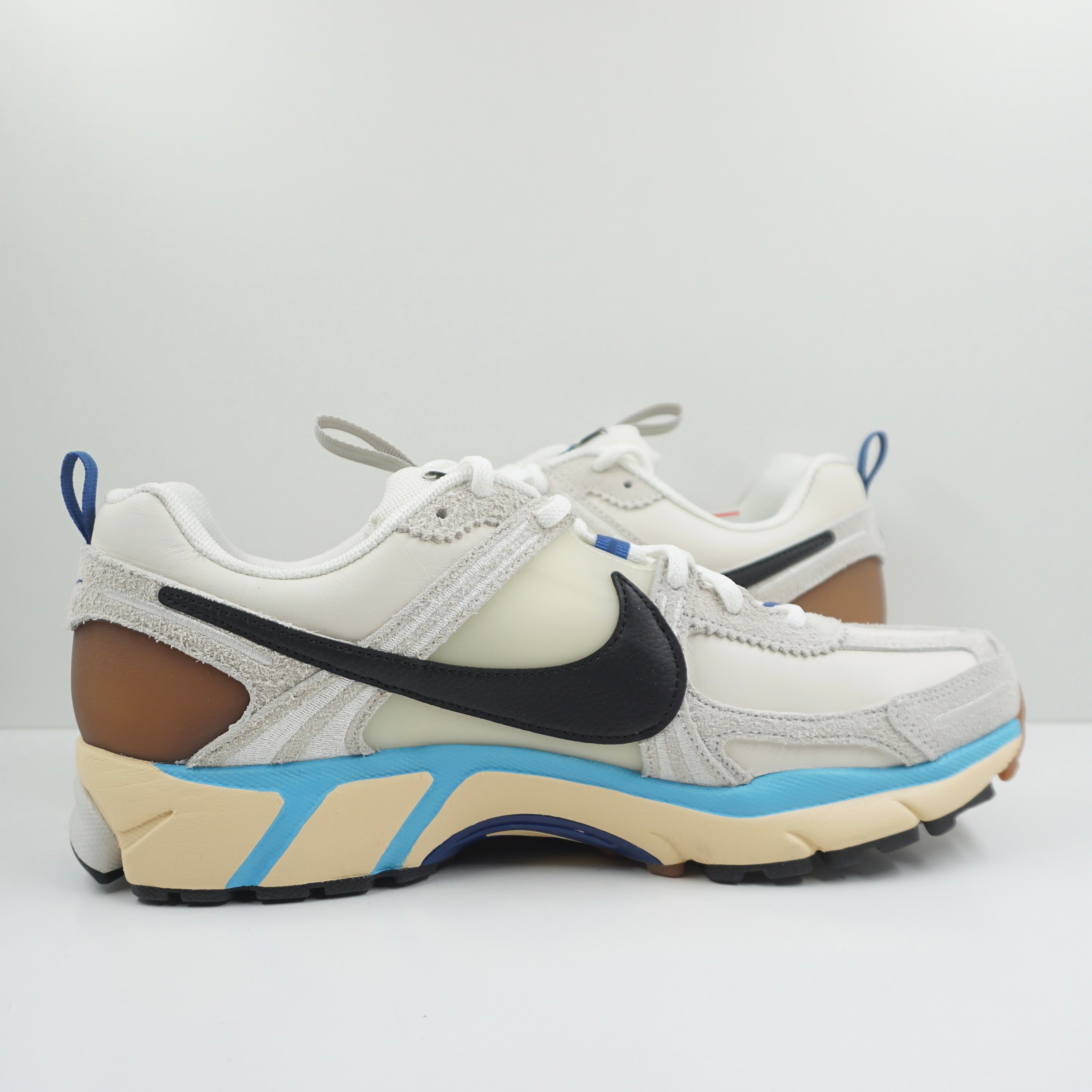 Nike Zoom Vomero 5 Designed by Japan (W)