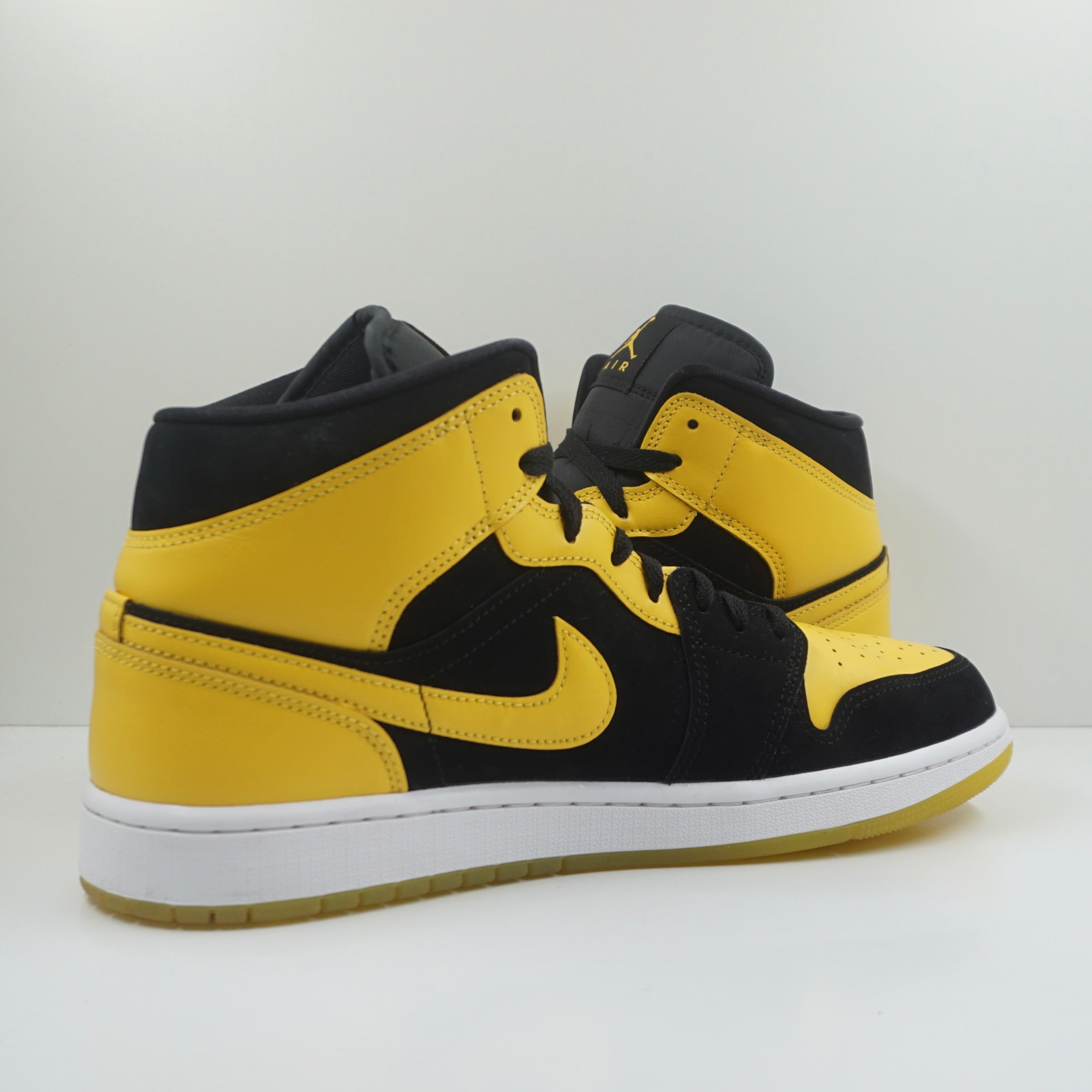 Jordan 1 Mid New Love (2025)