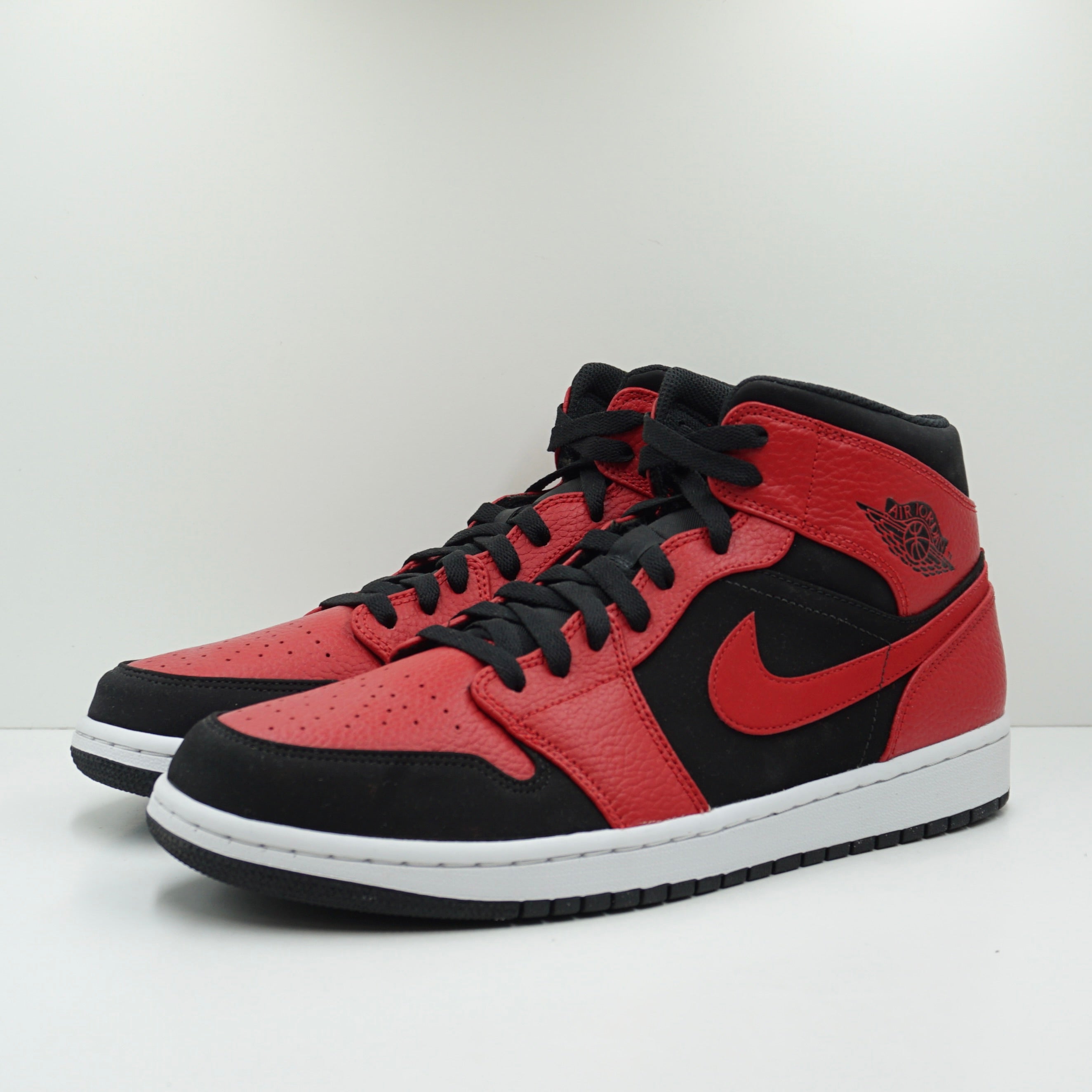 Jordan 1 Mid Reverse Bred