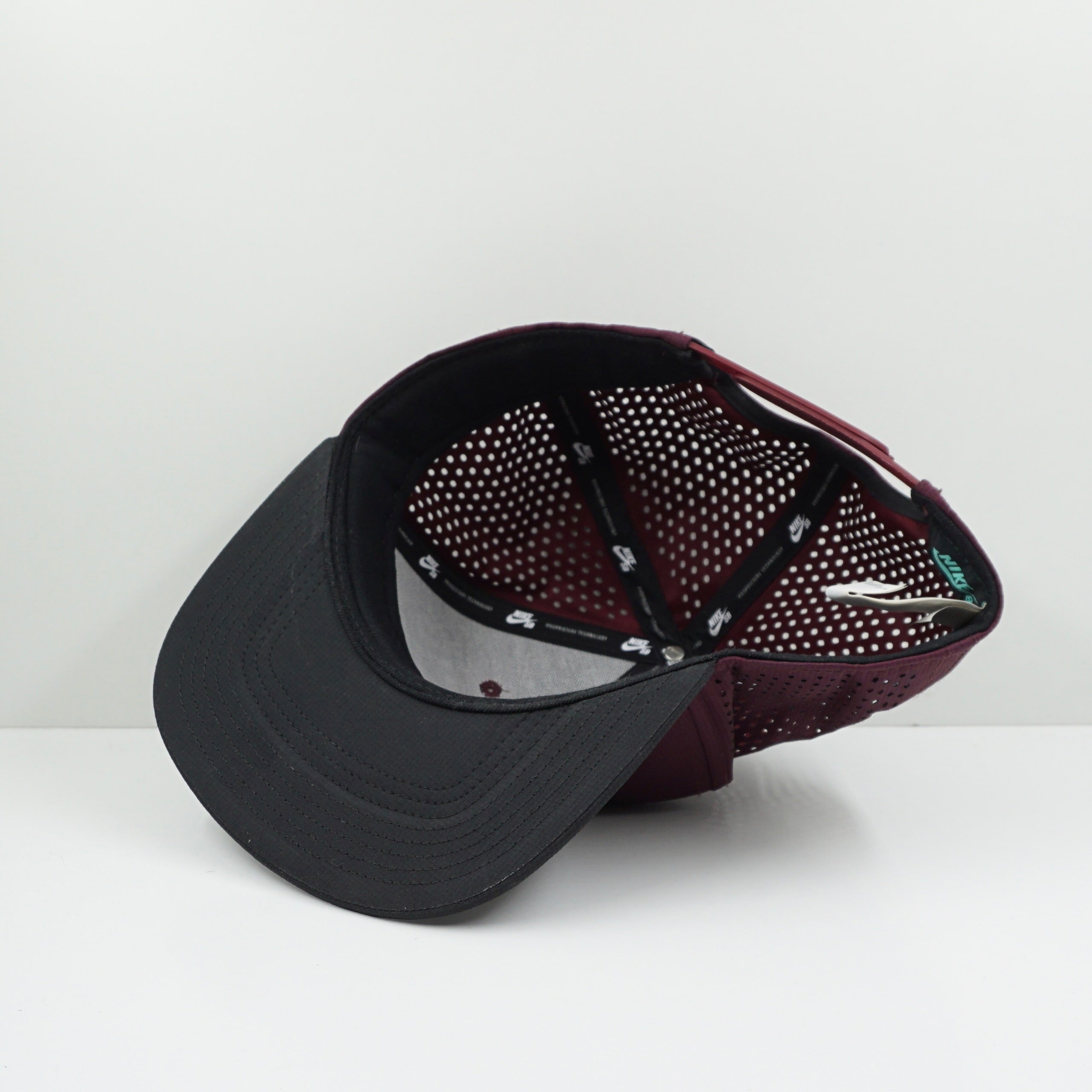 Nike SB Bordeaux Snapback Cap
