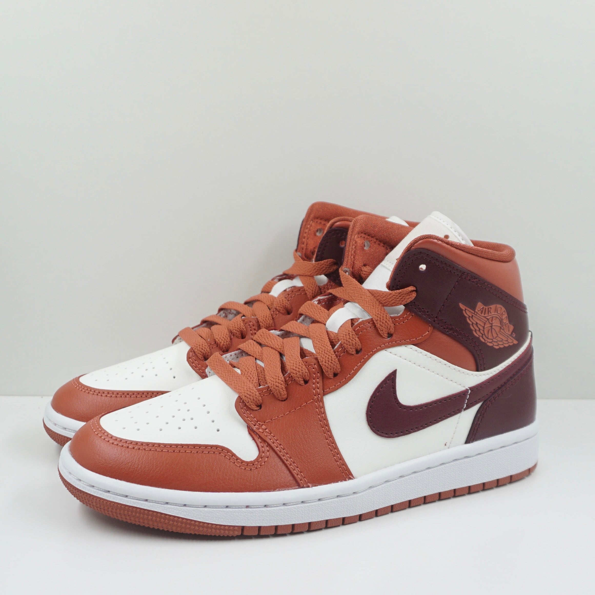 Jordan 1 Mid Dusty Peach Night Maroon (W)