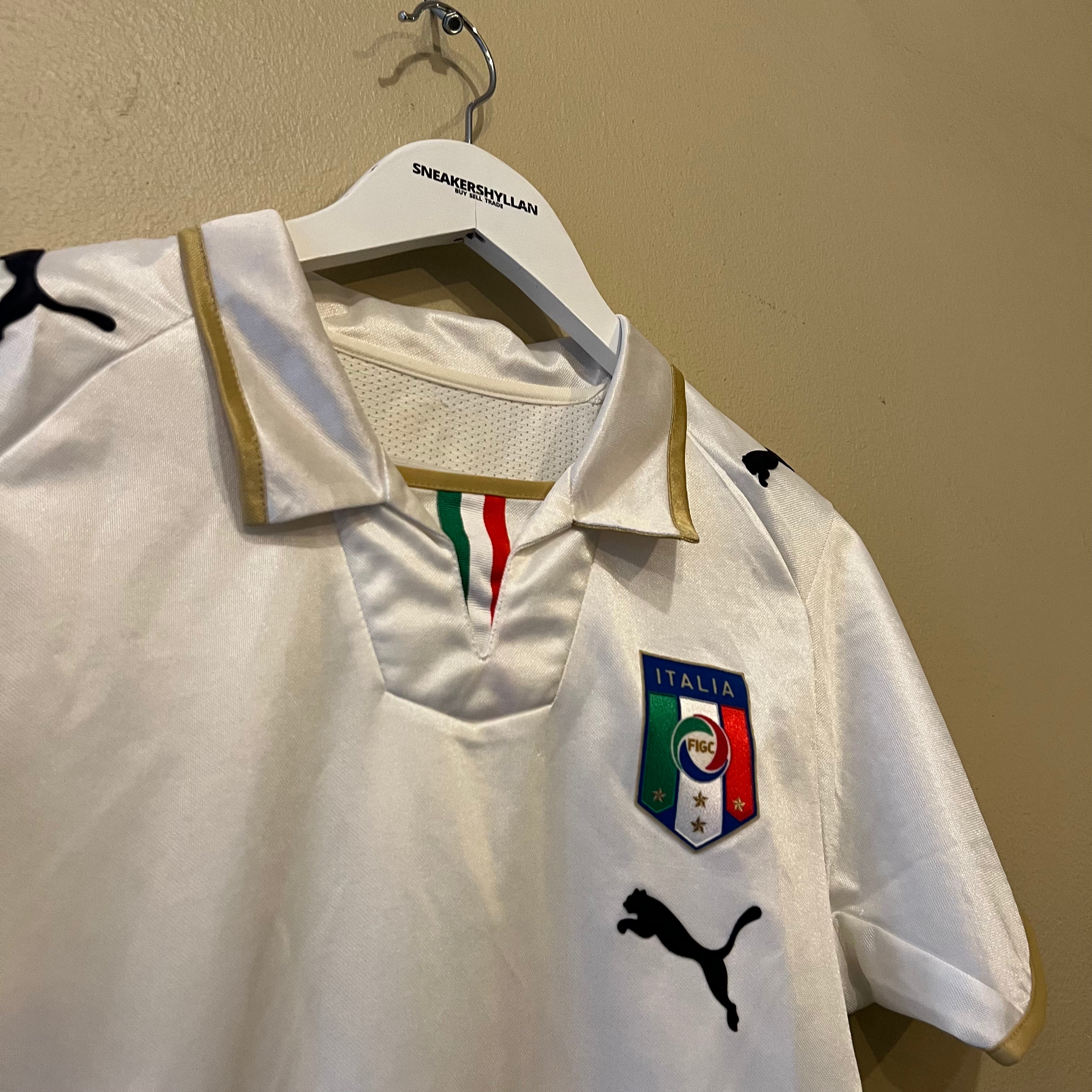 Puma Italy 2009 Away Football Jersey