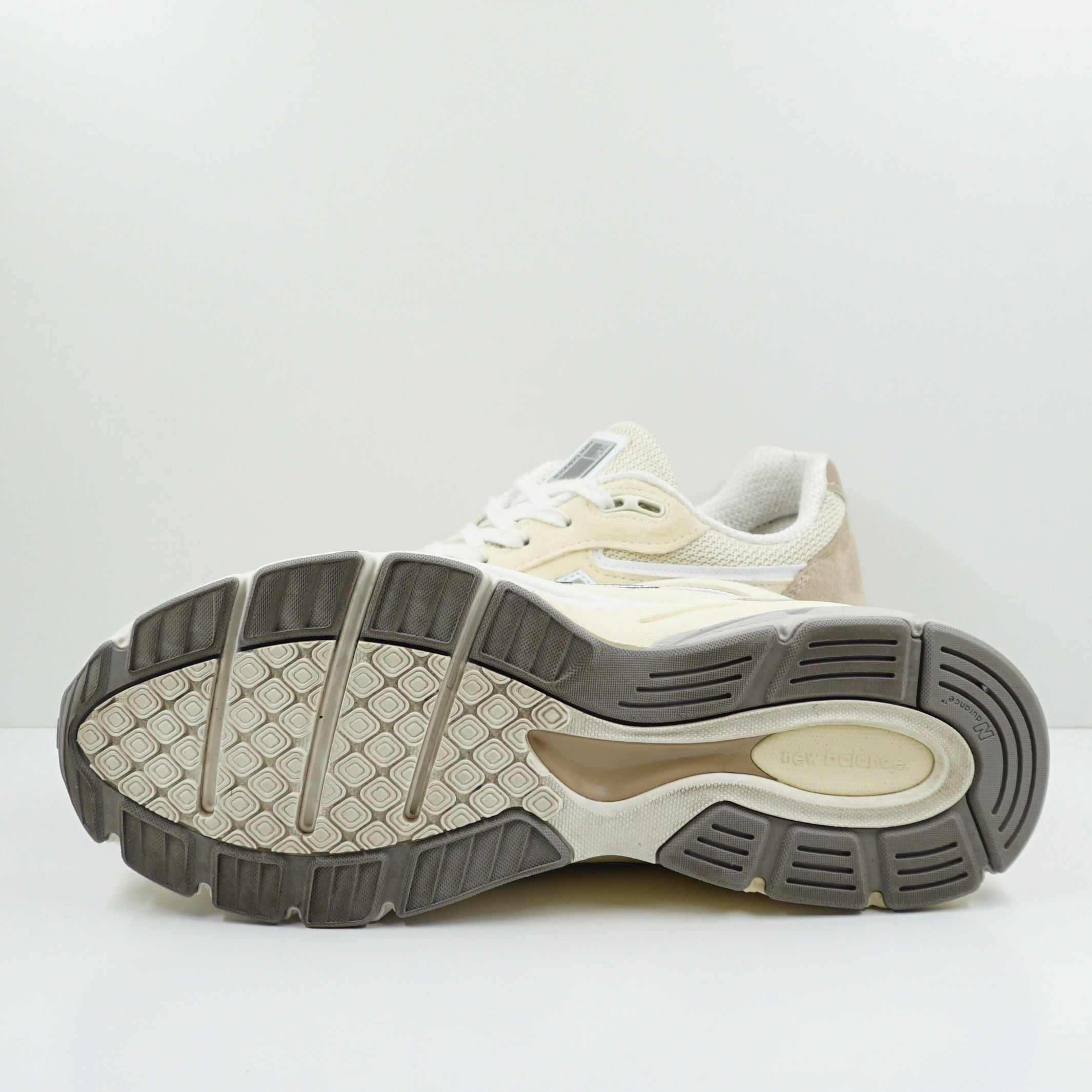 New Balance 990v4 MiUSA Limestone