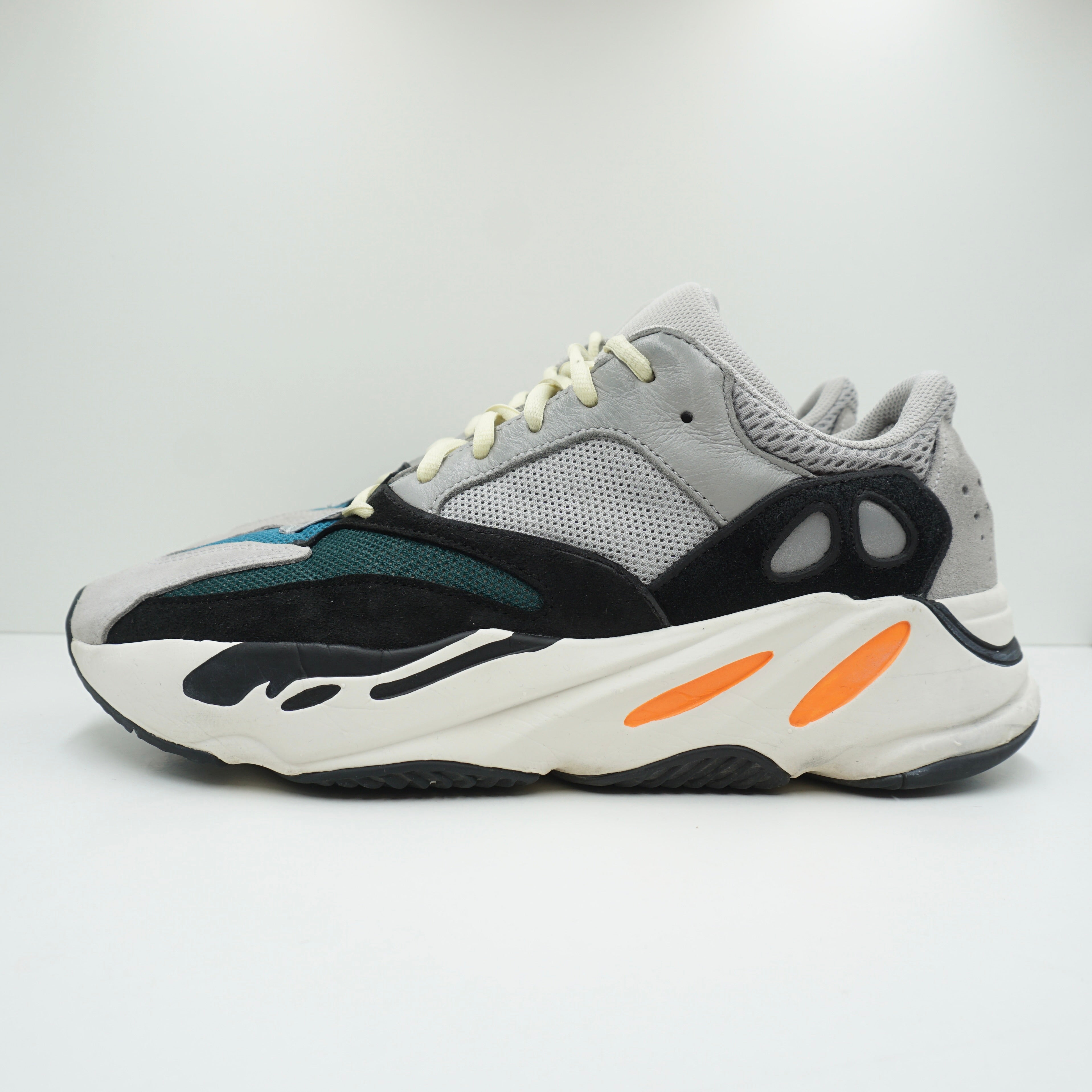 Adidas yeezy 700 wave runner restock online