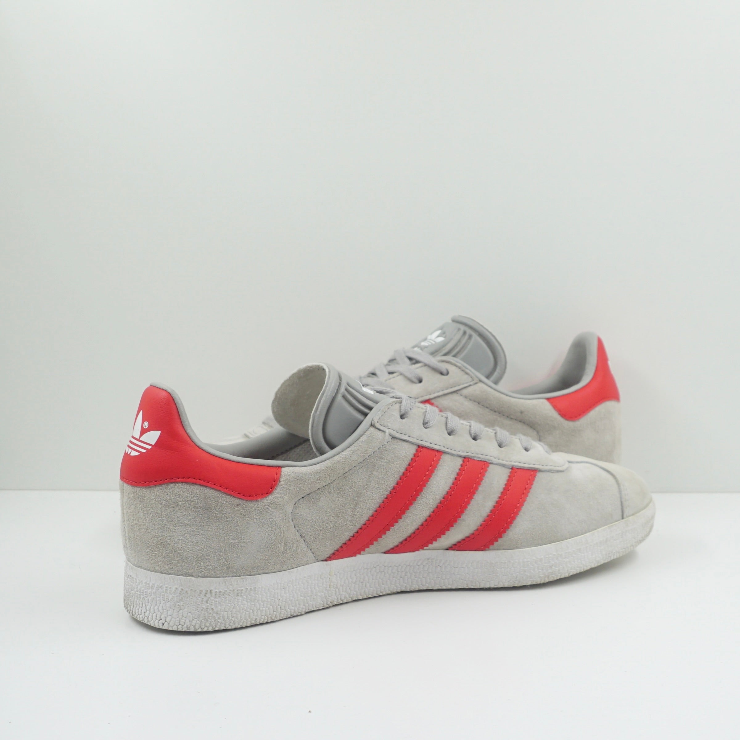 Adidas Gazelle Solid Grey Scarlett