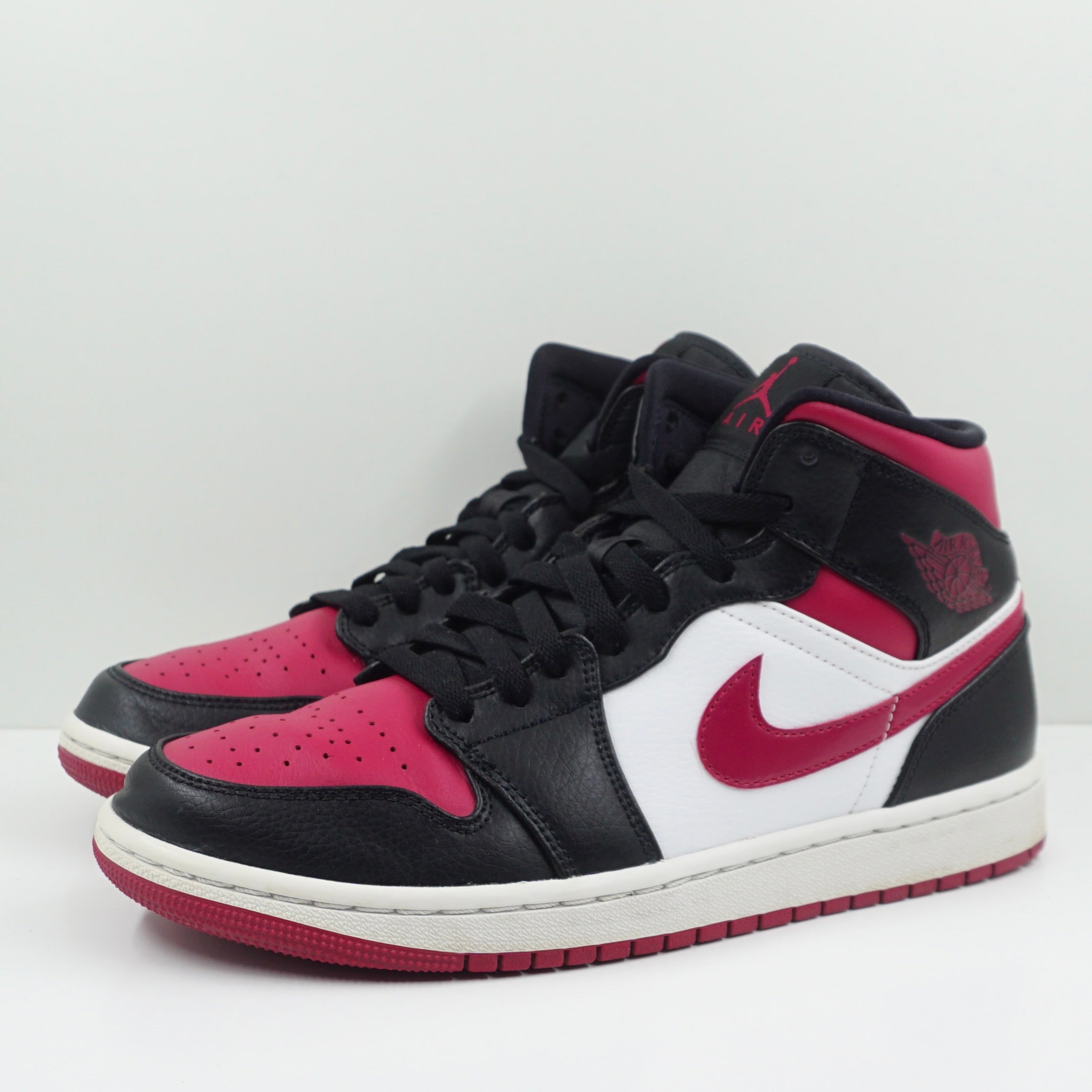 Jordan 1 Mid Bred Toe