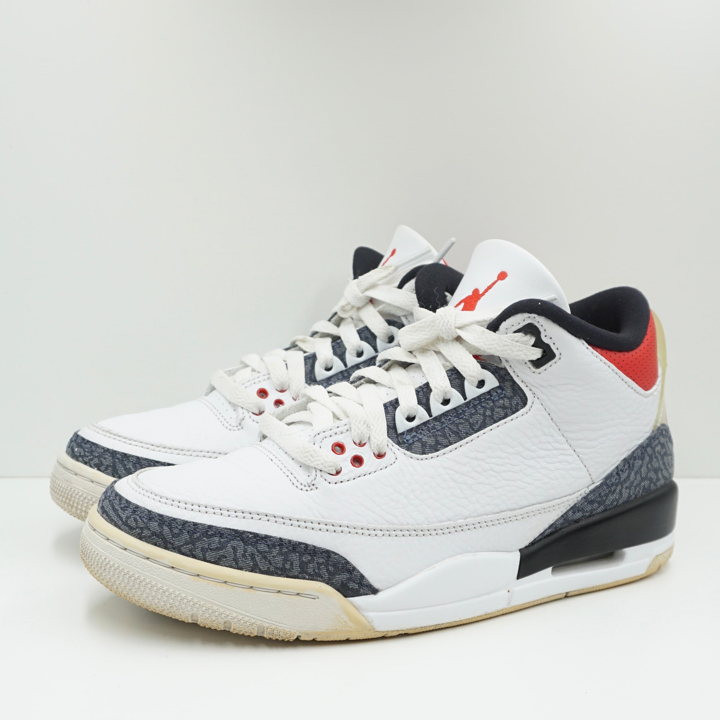 Jordan Retro SE Fire Red Denim (2020)