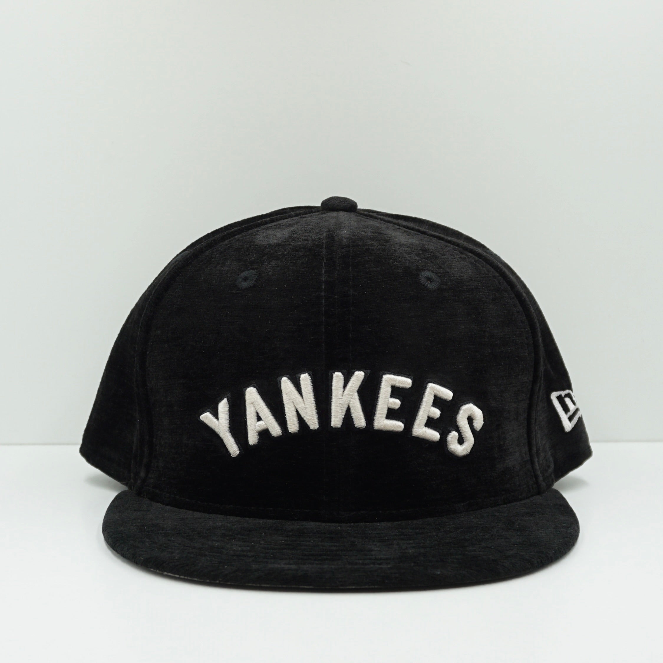 New Era New York Yankees Black Velvet Fitted Cap