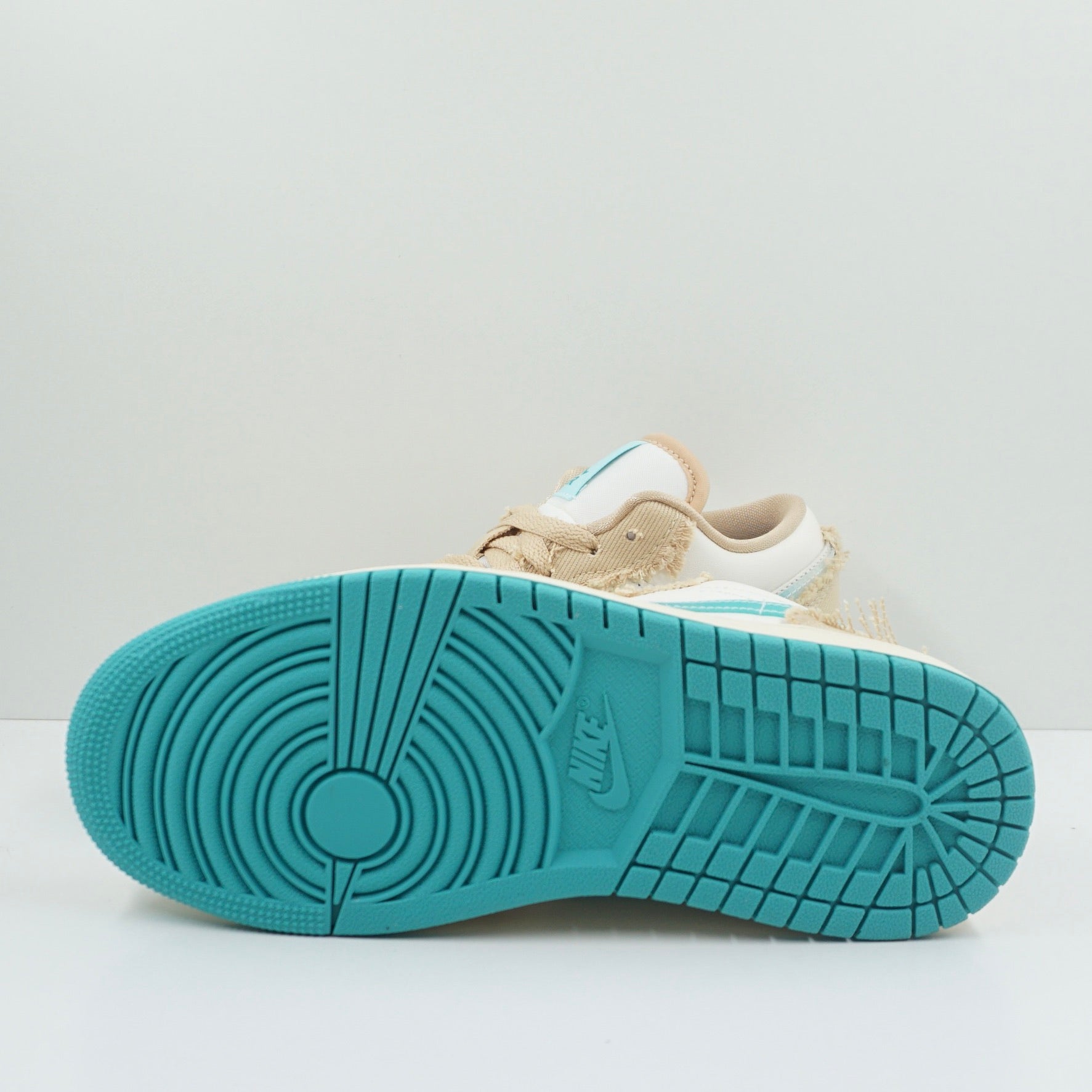 Jordan 1 Low SE Wave (W)