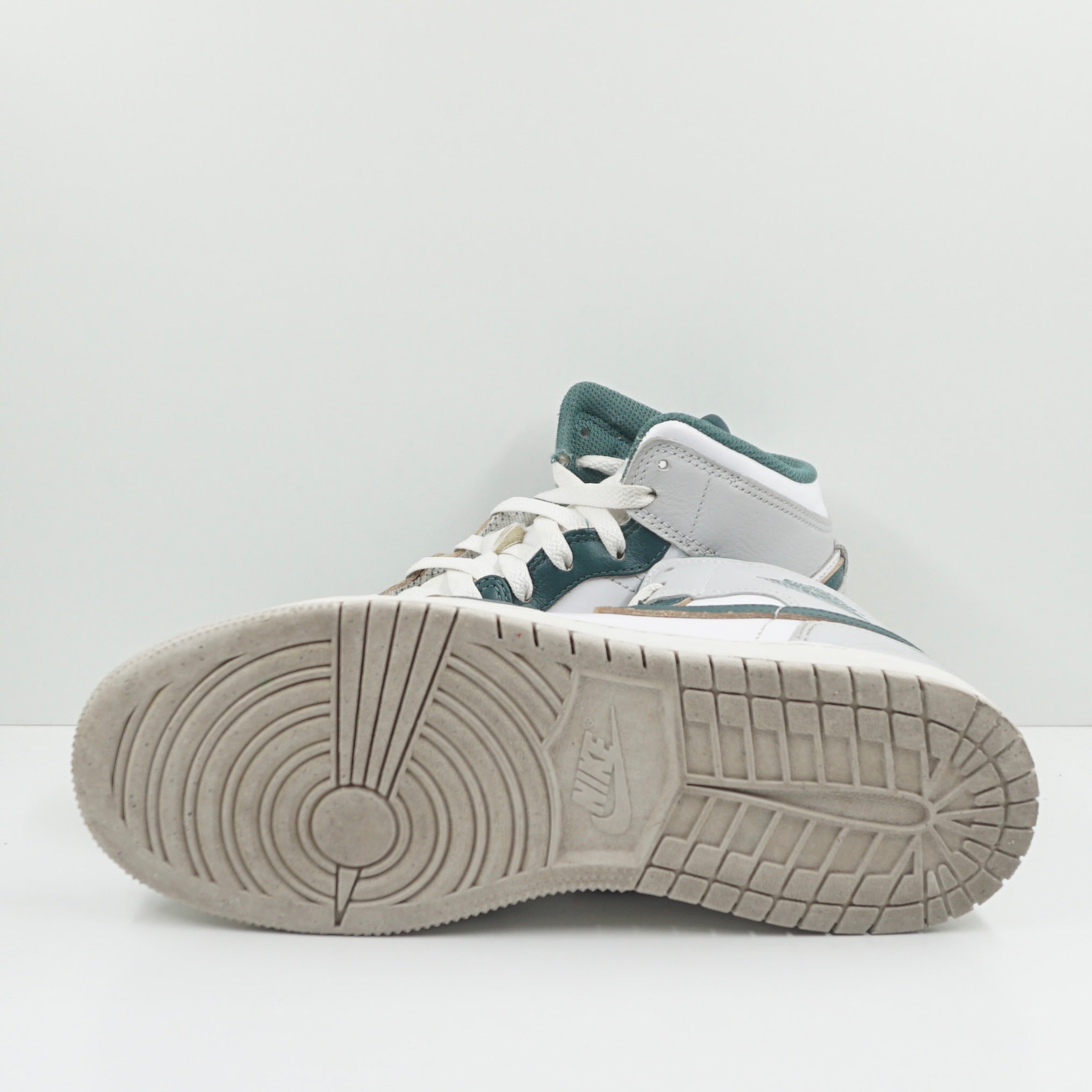 Jordan 1 Mid SE Oxidized Green (GS)