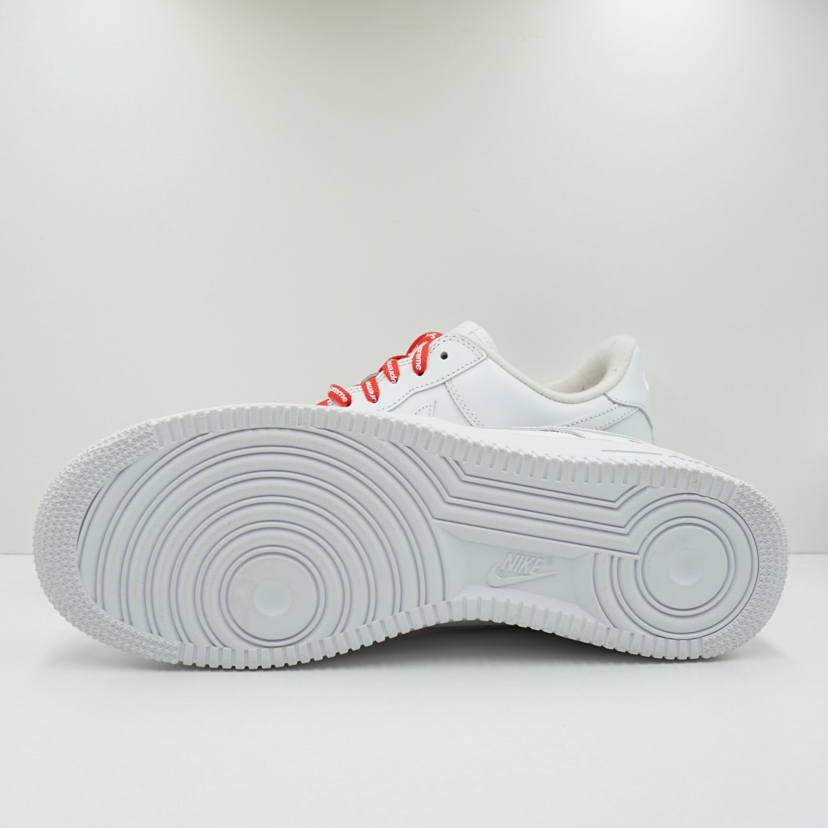 Nike Air Force 1 Low Supreme White