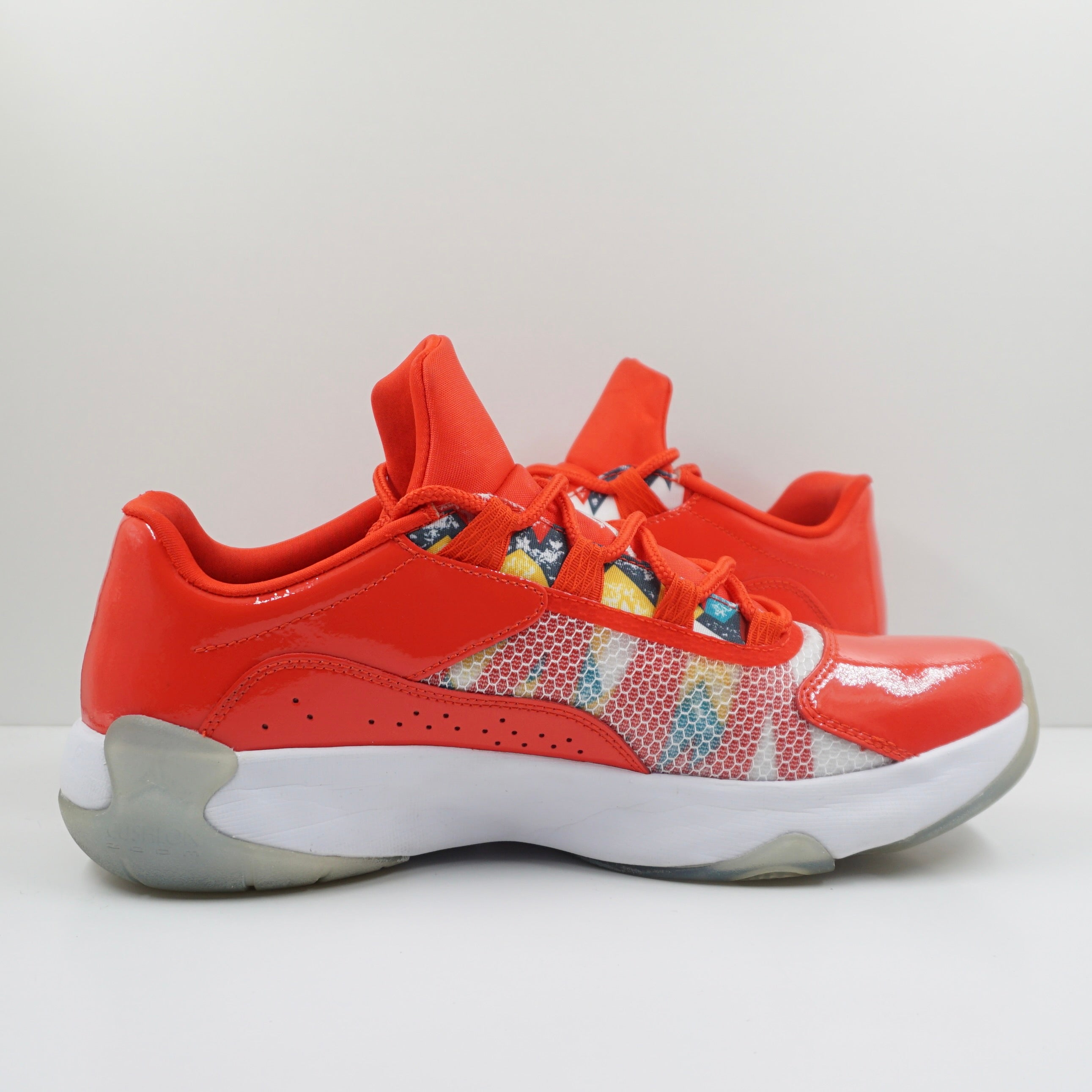 Jordan 11 CMFT Low Barcelona