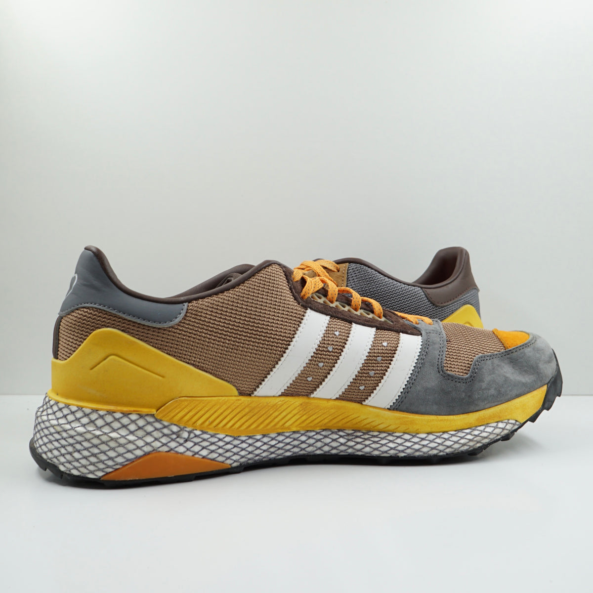 Adidas Questar Human Made Brown