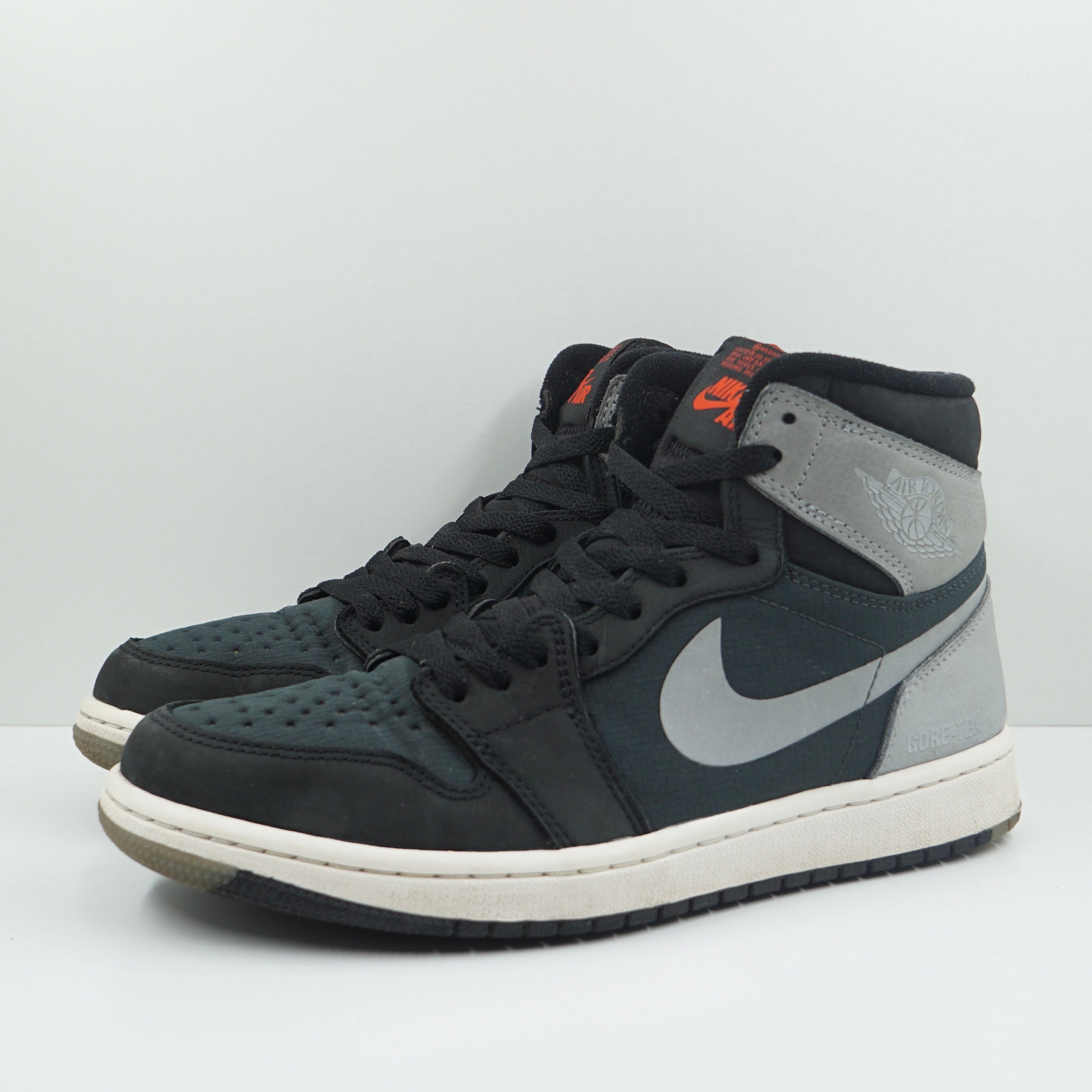 Jordan 1 Retro High Element Gore-Tex Black Particle Grey
