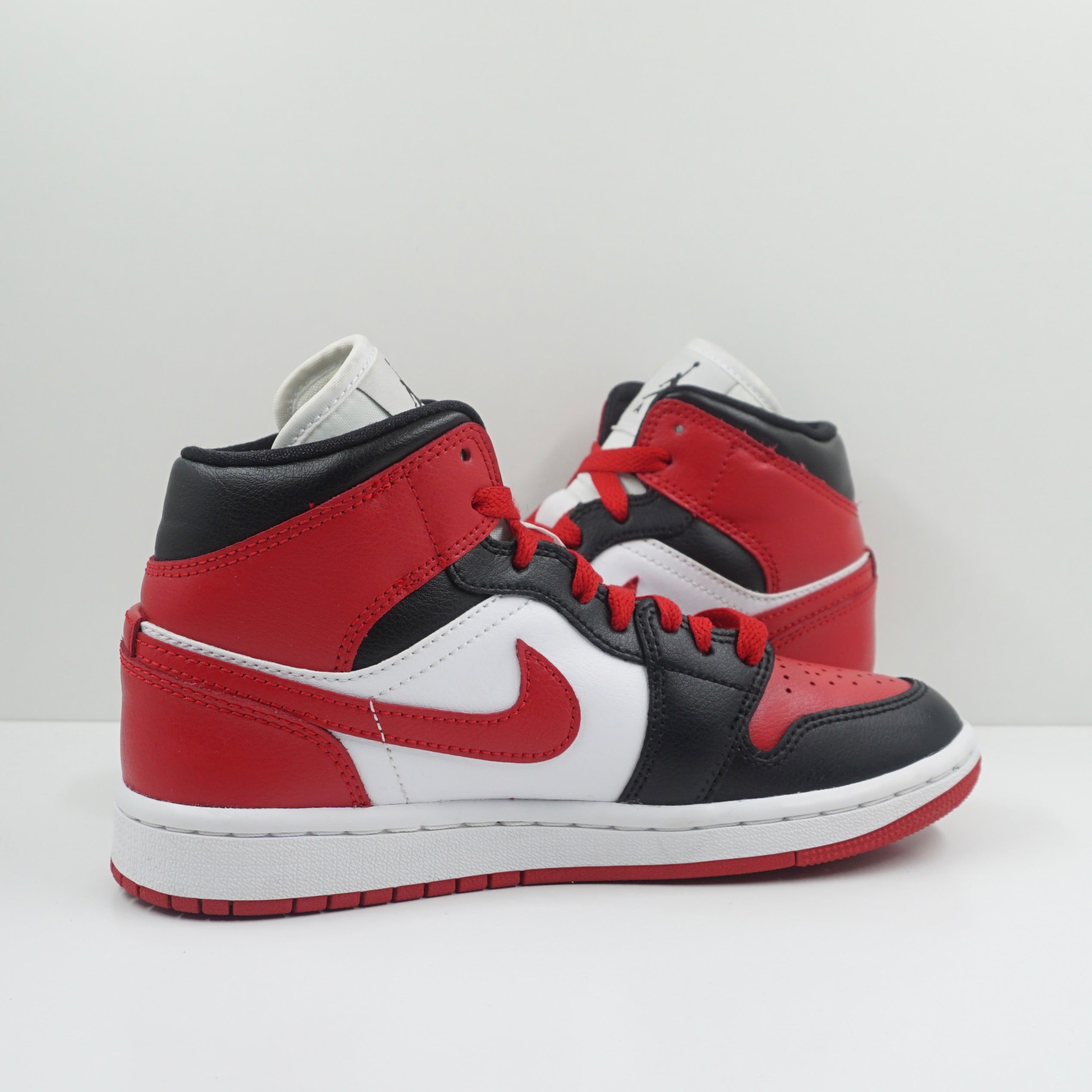 Jordan 1 Mid Alternate Bred Toe (W)