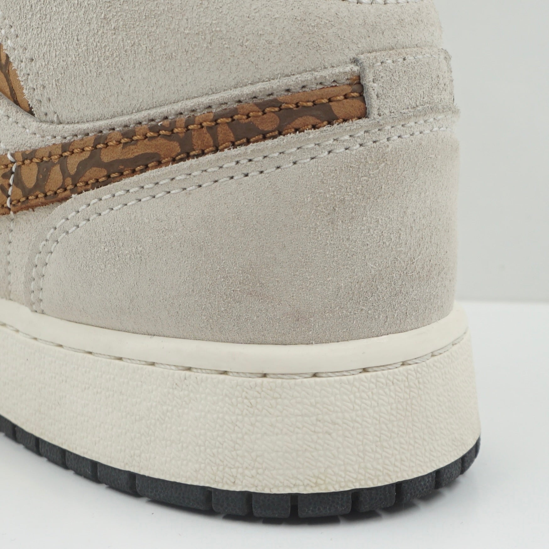 Jordan 1 Mid SE Brown Elephant (GS)