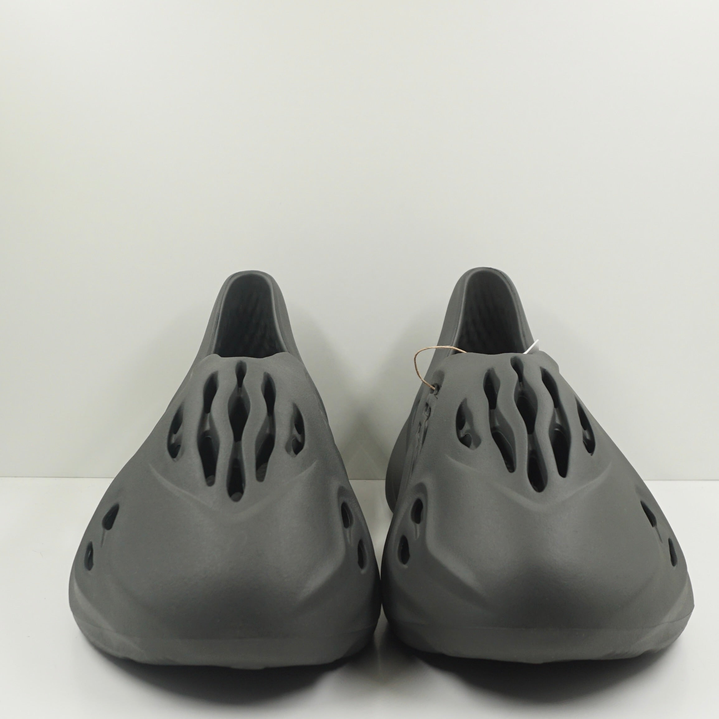 Adidas Yeezy Foam RNNR Carbon