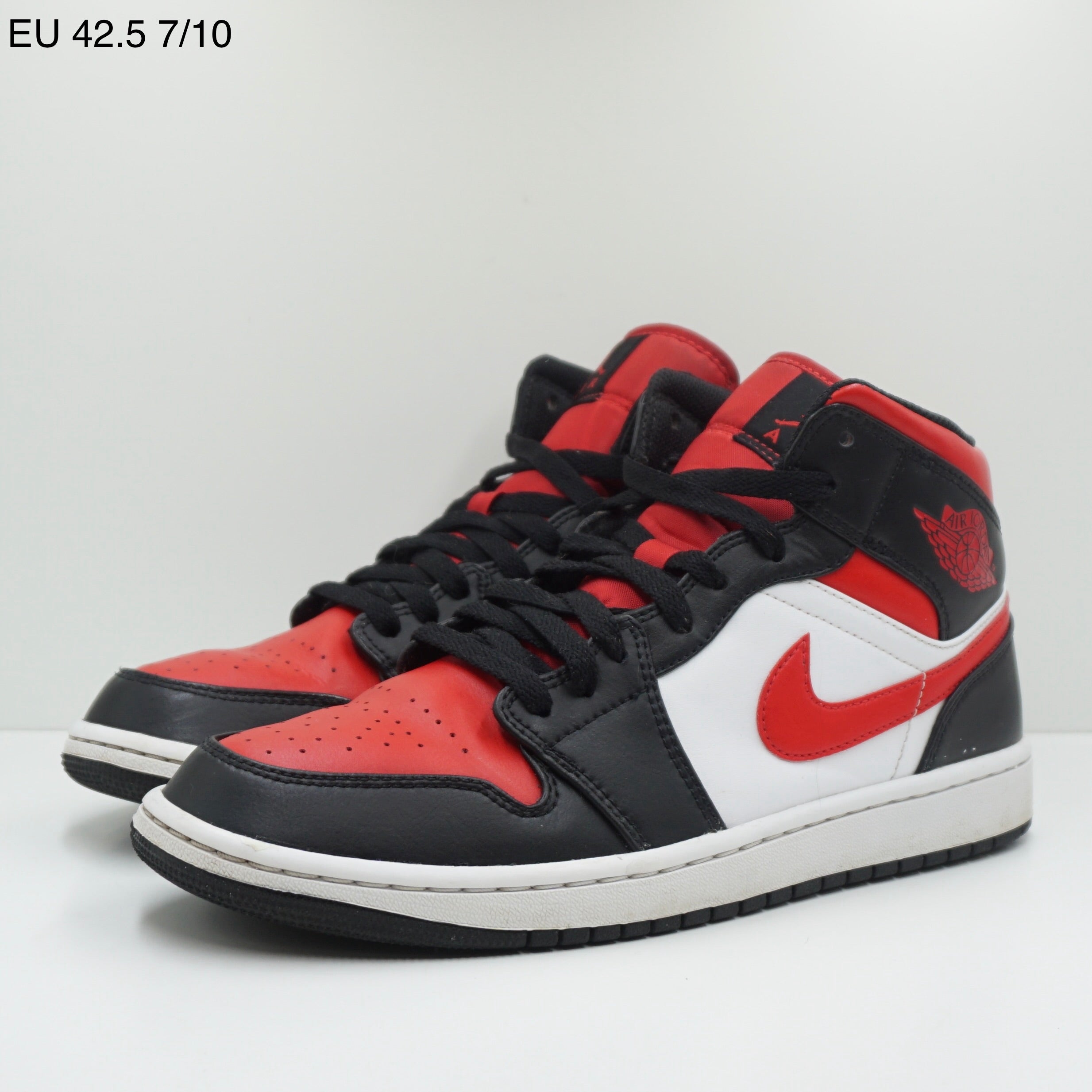 Jordan 1 Mid White Black Red (2022)