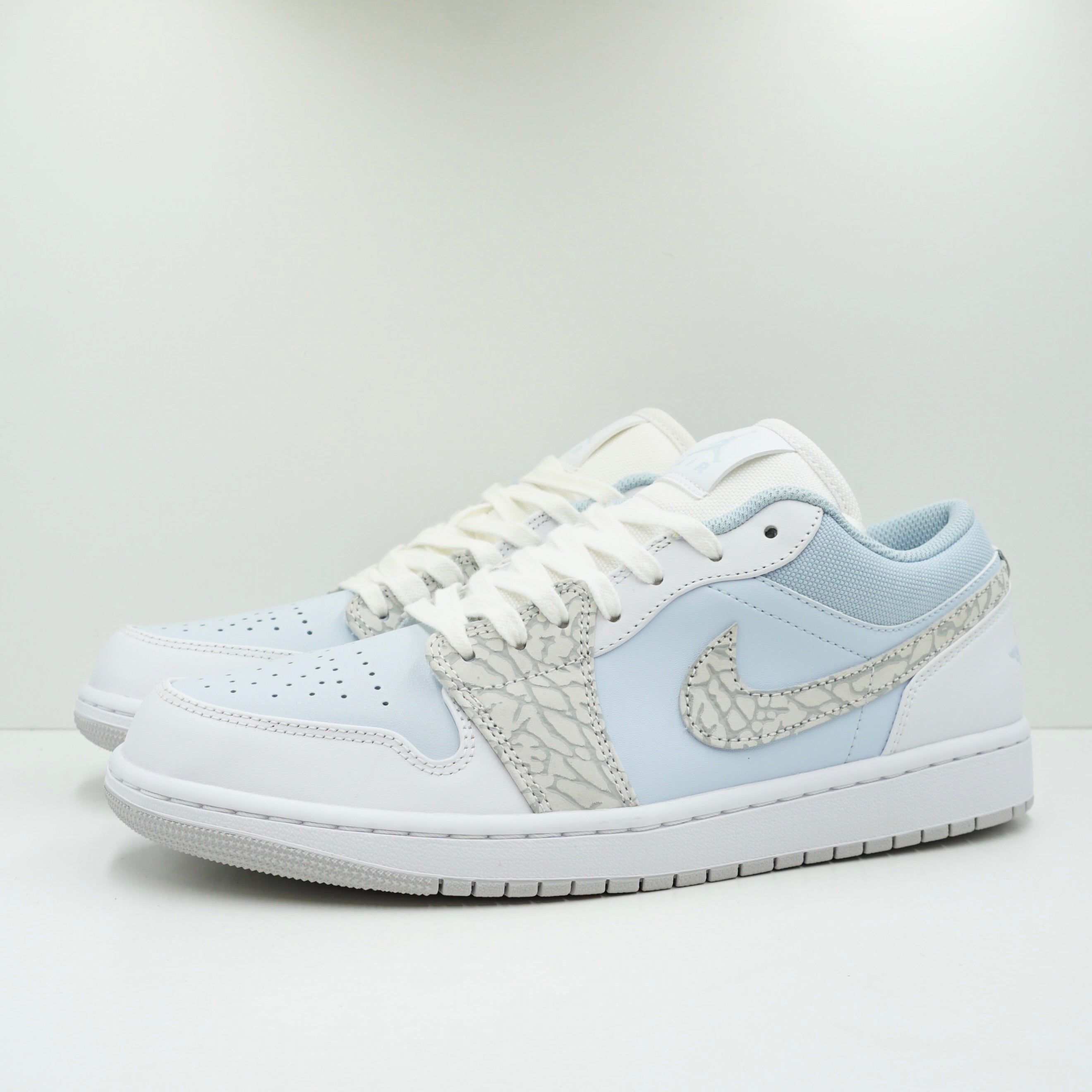 Jordan 1 Low SE Blue Tint Elephant Print