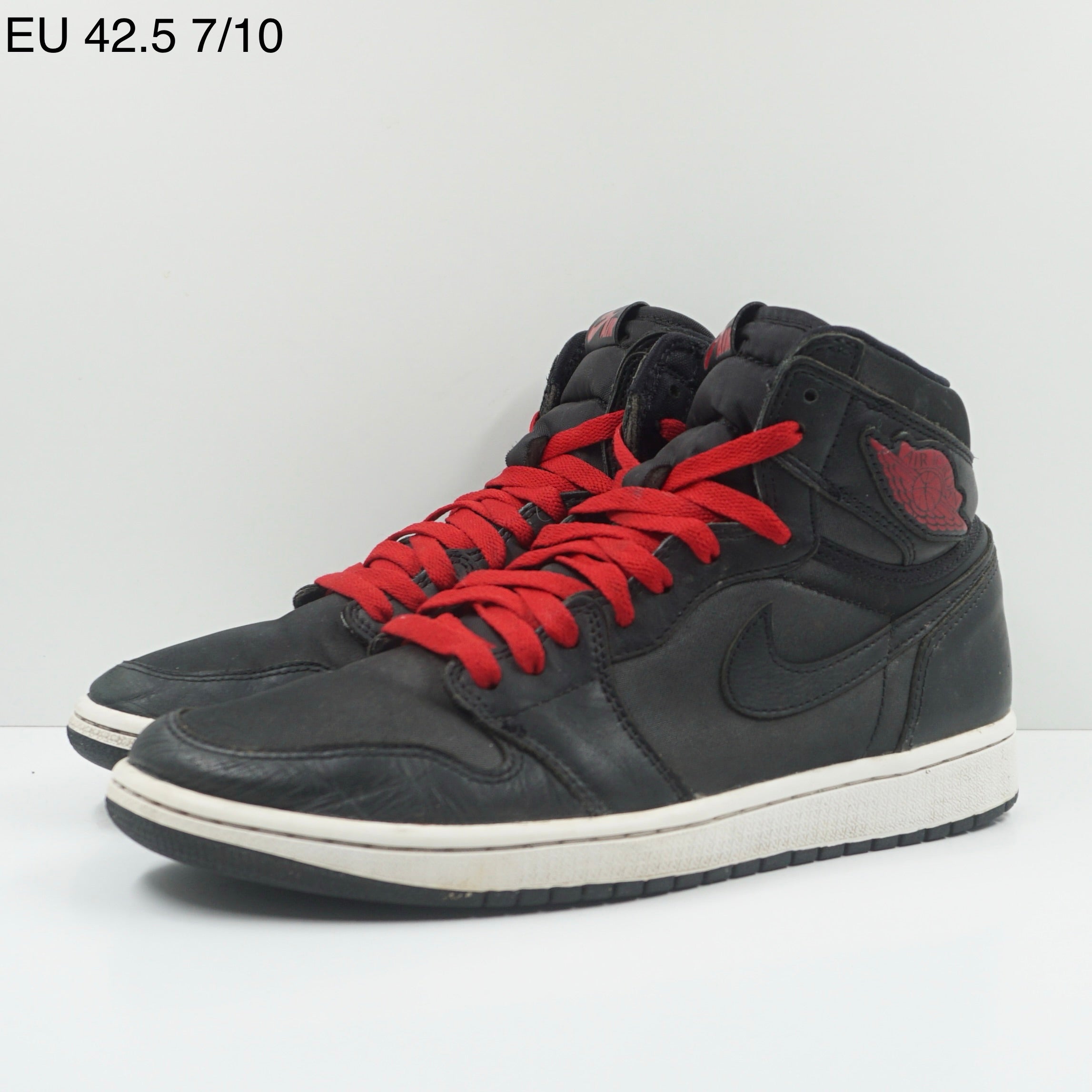 Jordan 1 Retro High Black Satin Gym Red