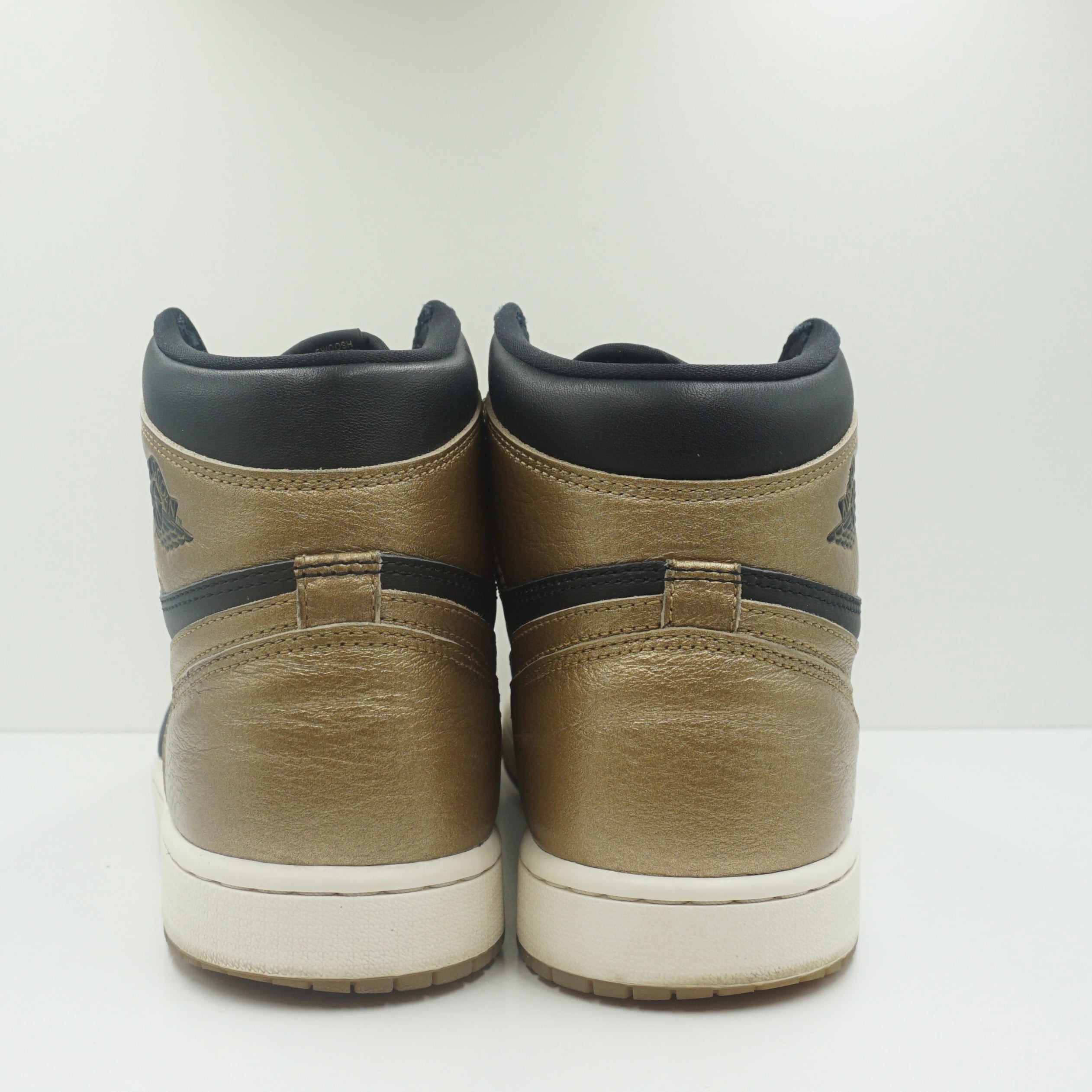 Jordan 1 Retro High OG Black Metallic Gold