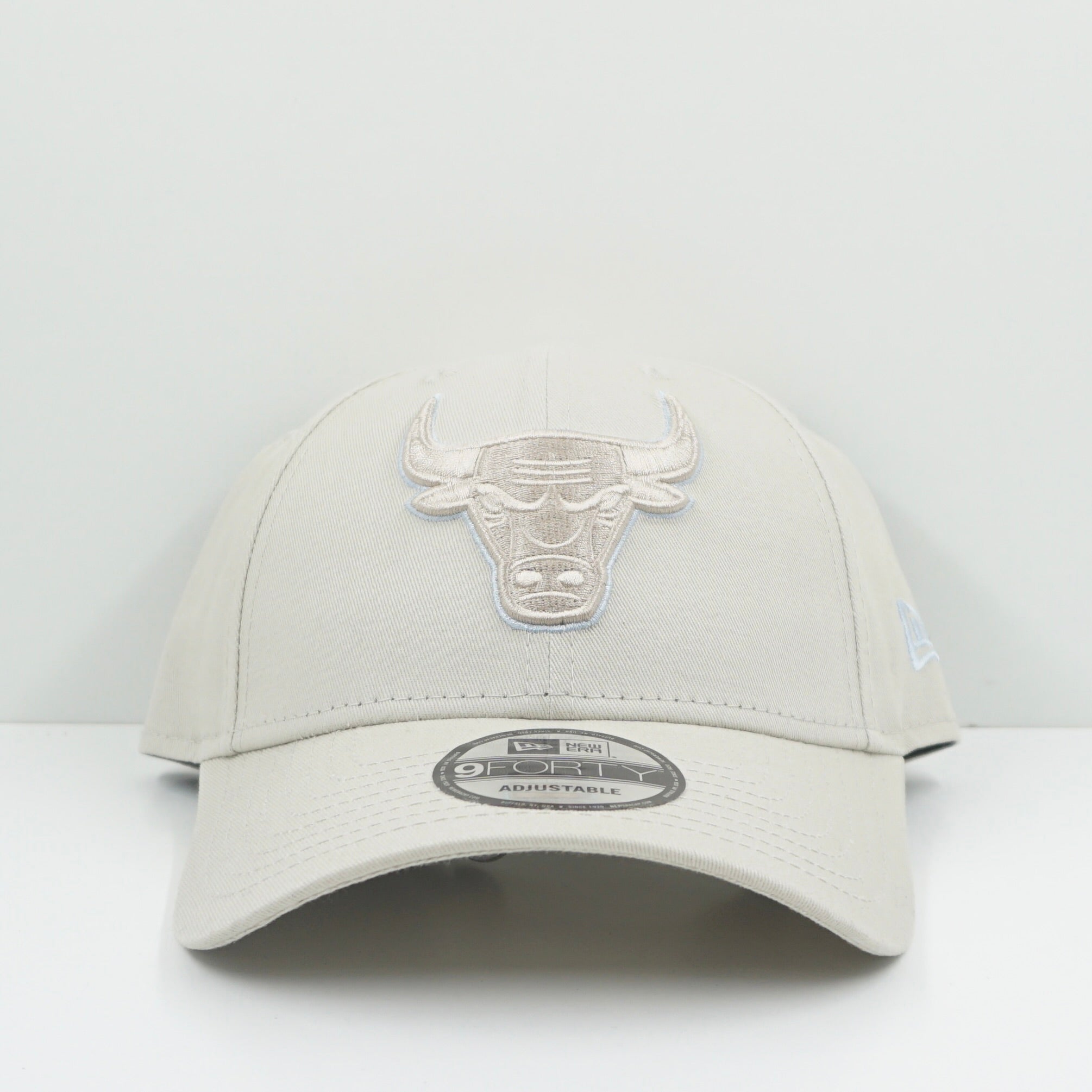 New Era Chicago Bulls Beige Adjustable Cap