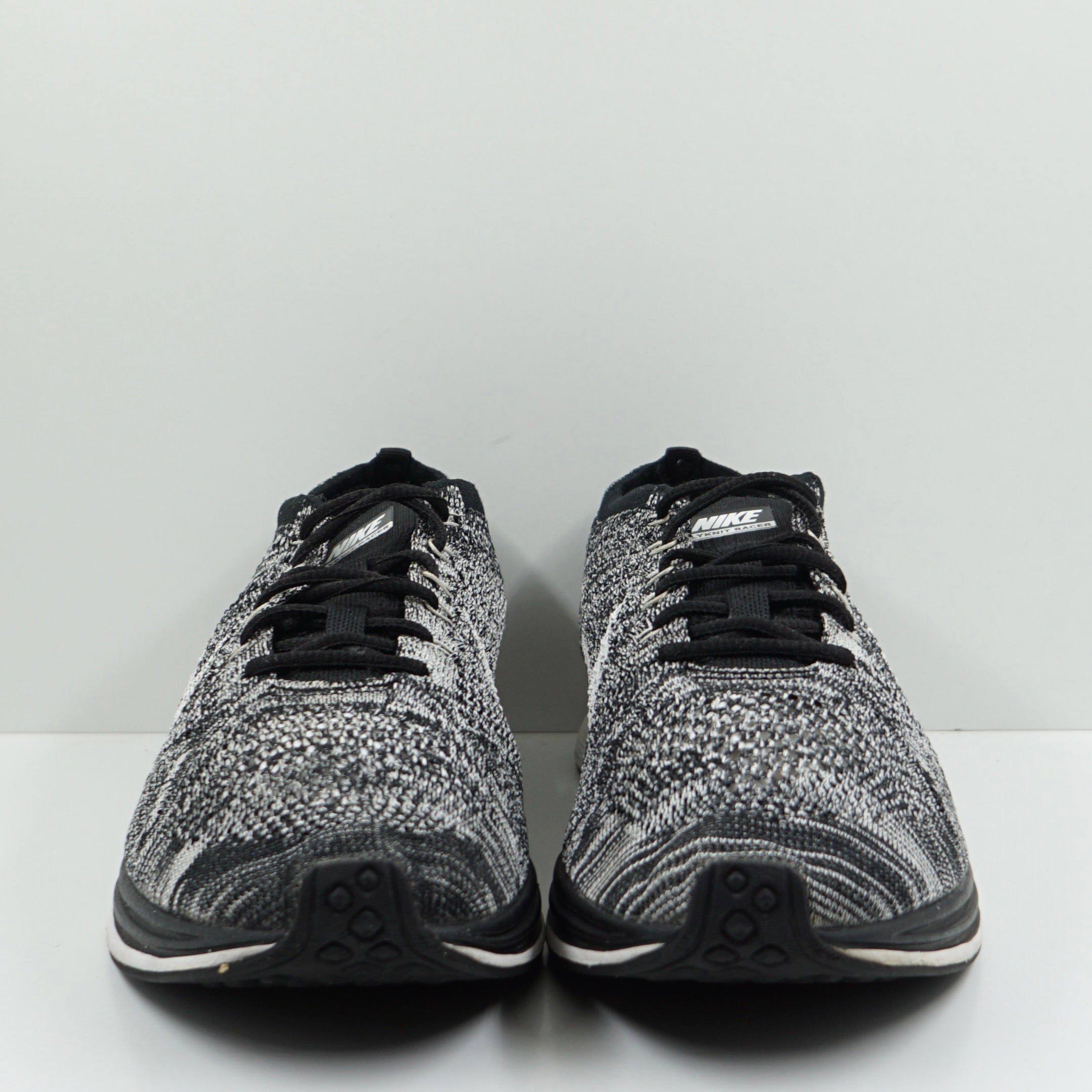 Nike Flyknit Racer Oreo 2