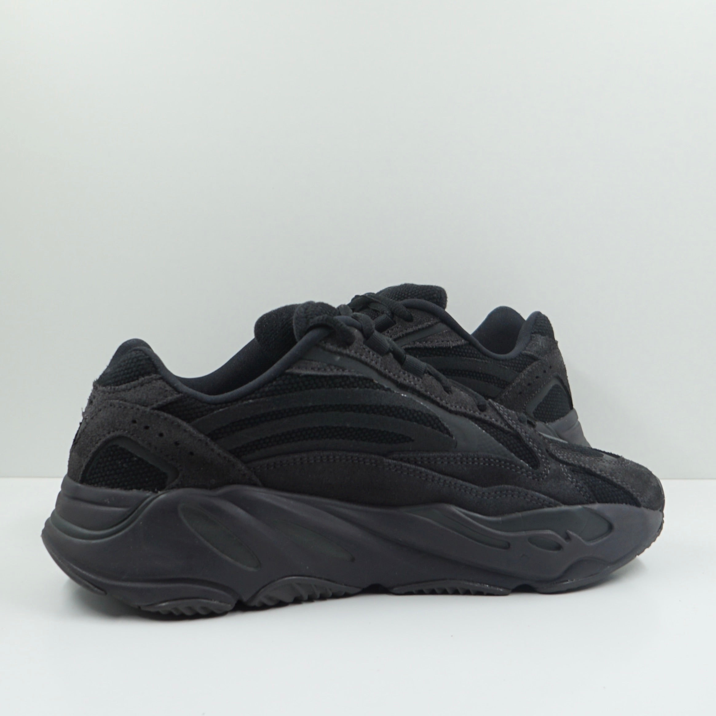 Adidas Yeezy Boost 700 V2 Vanta