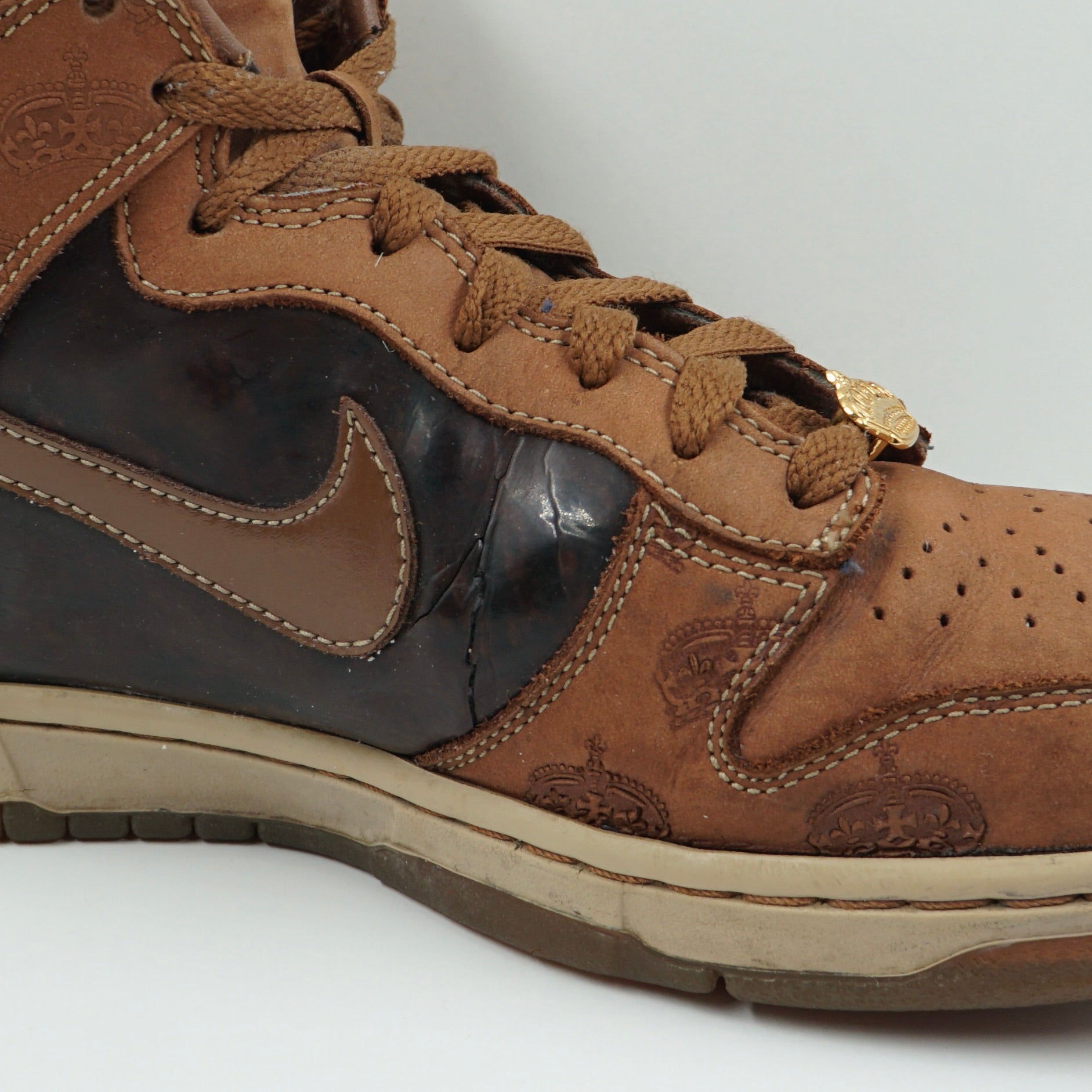 Nike Dunk High Mighty Crown Bison