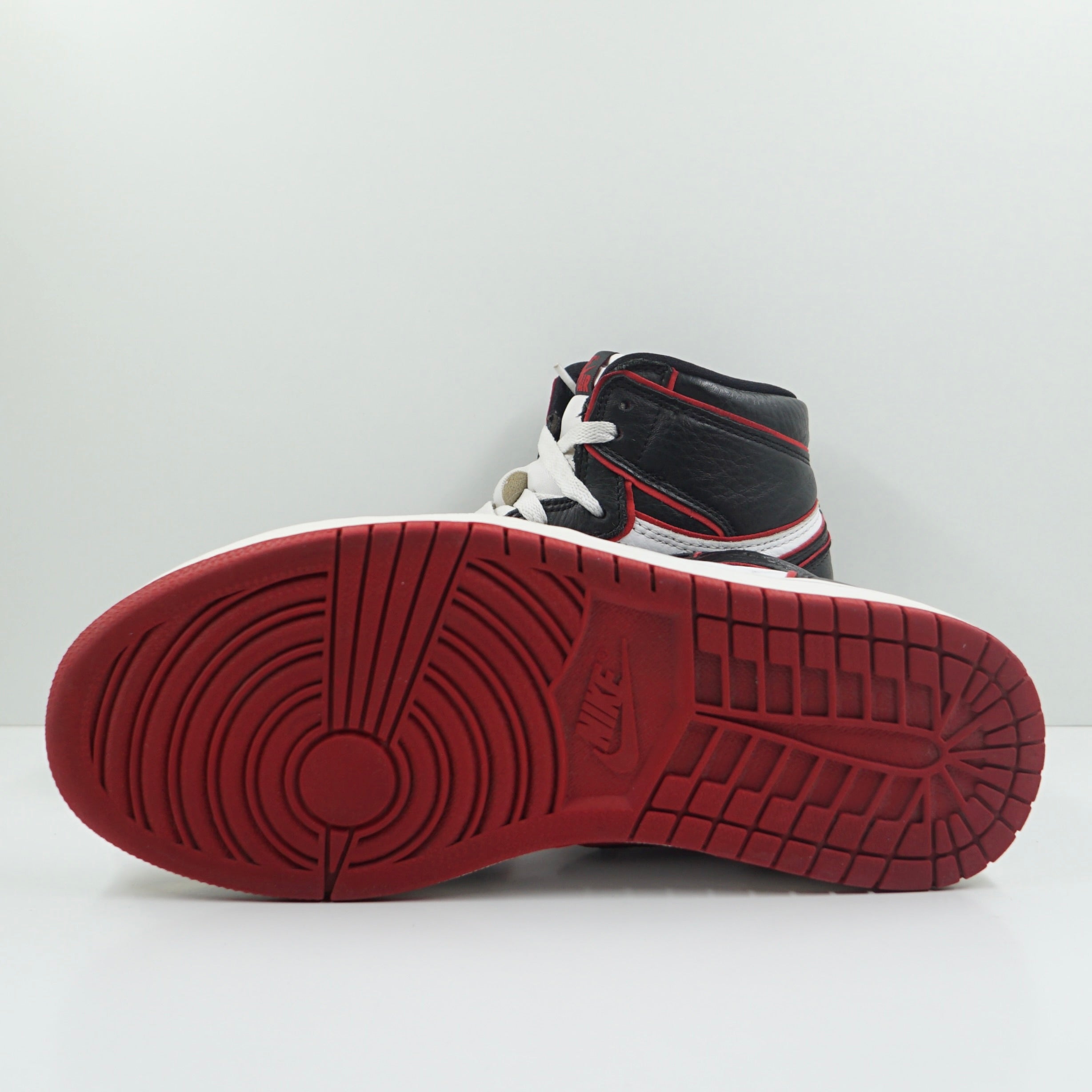 Jordan 1 Retro High Bloodline