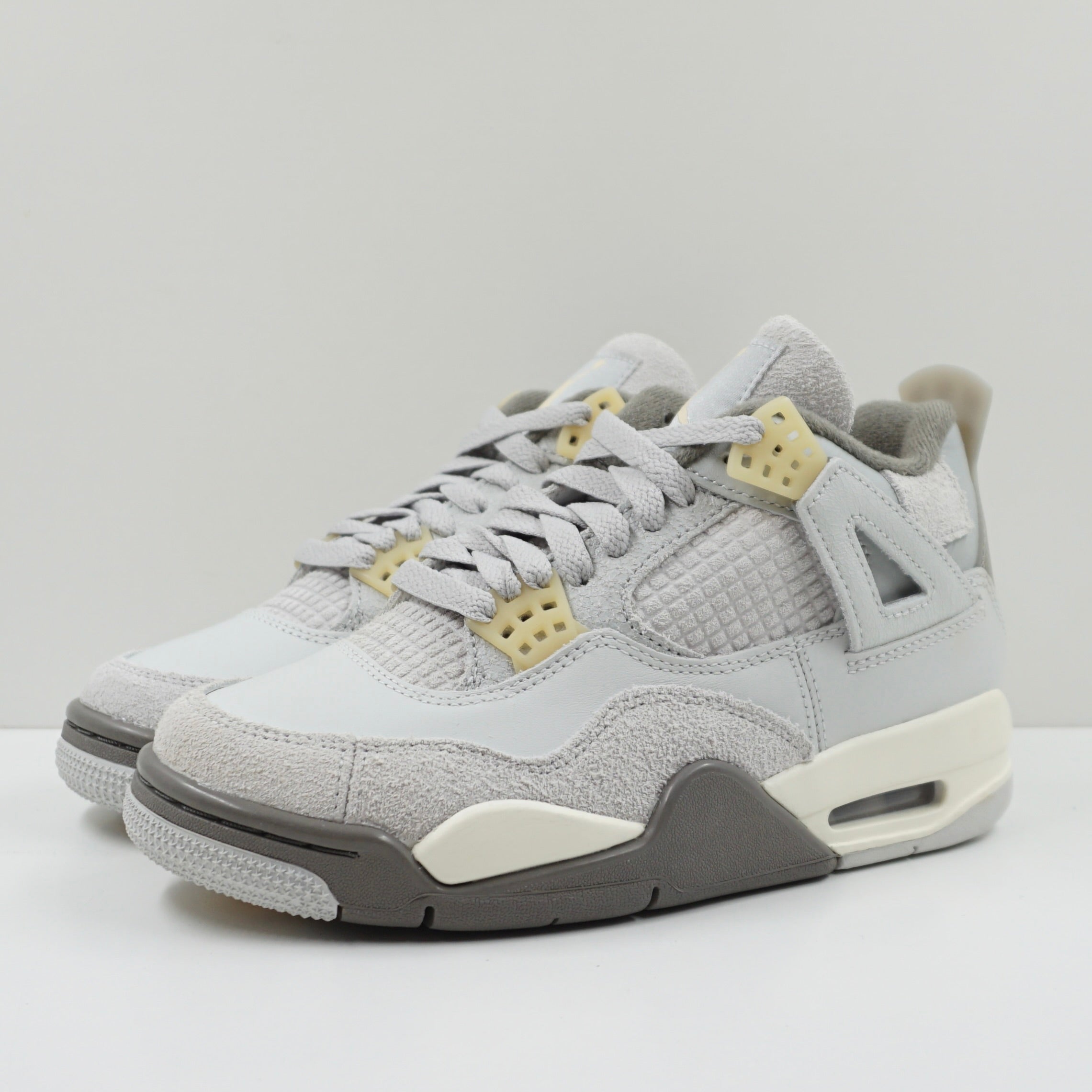 Jordan 4 Retro SE Craft Photon Dust