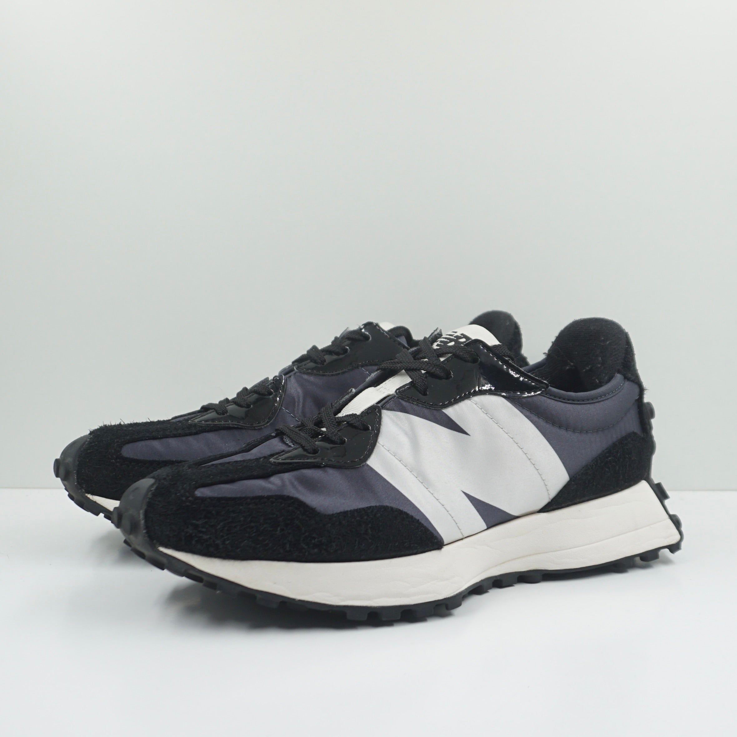 New Balance 327 Black Grey (W)