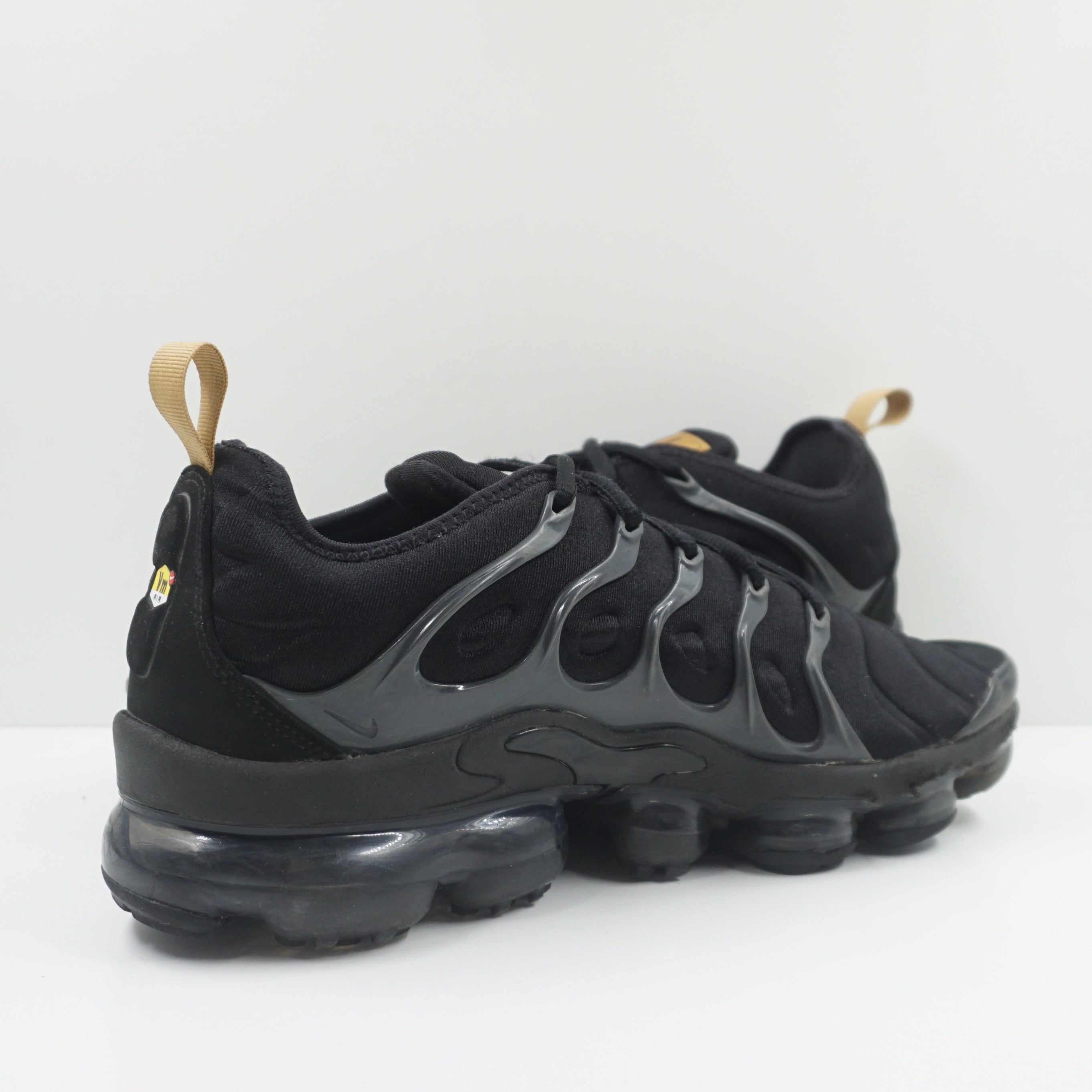 Nike Air VaporMax Plus Black Metallic Gold Anthracite
