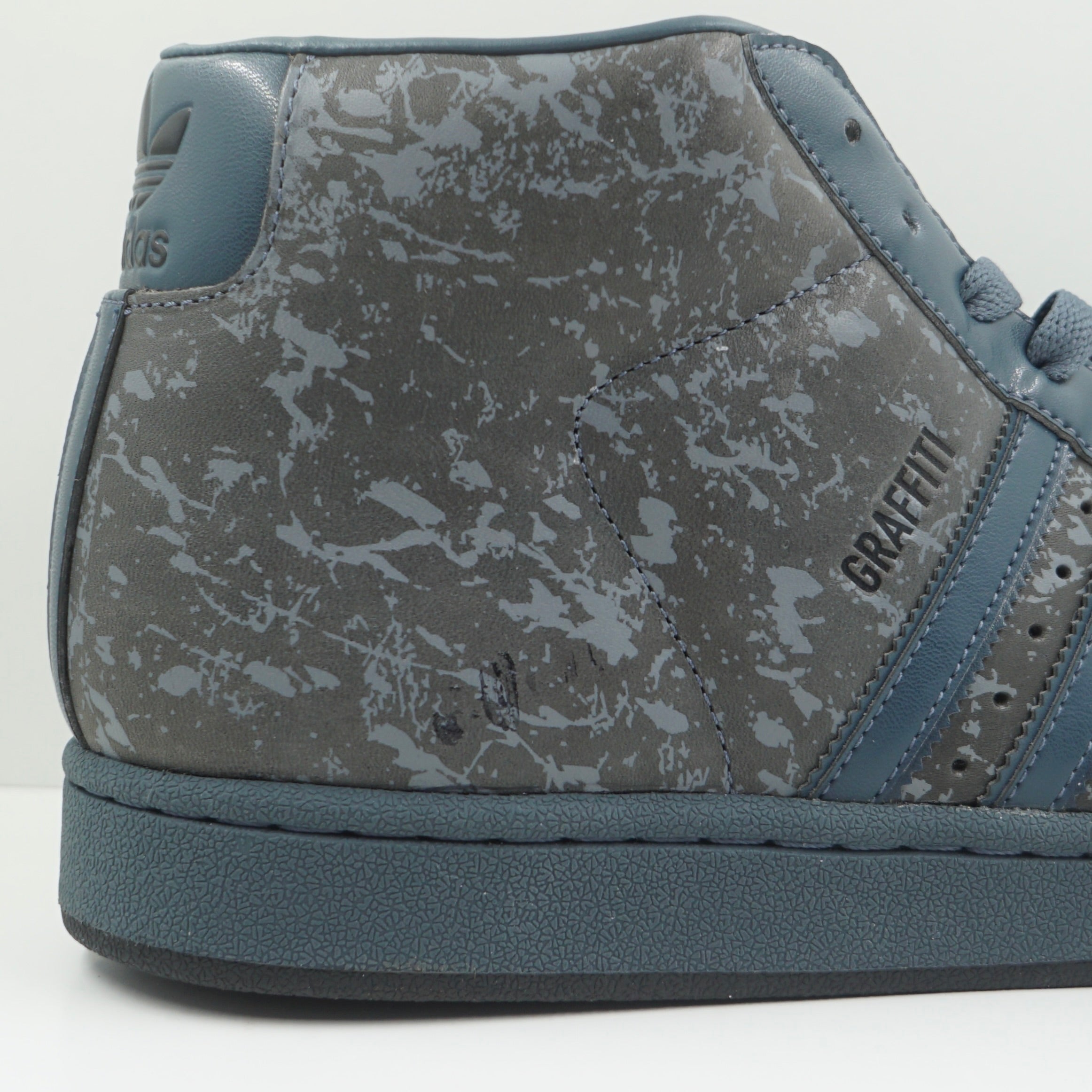 Vintage Adidas Pro Model Graffiti (2008)