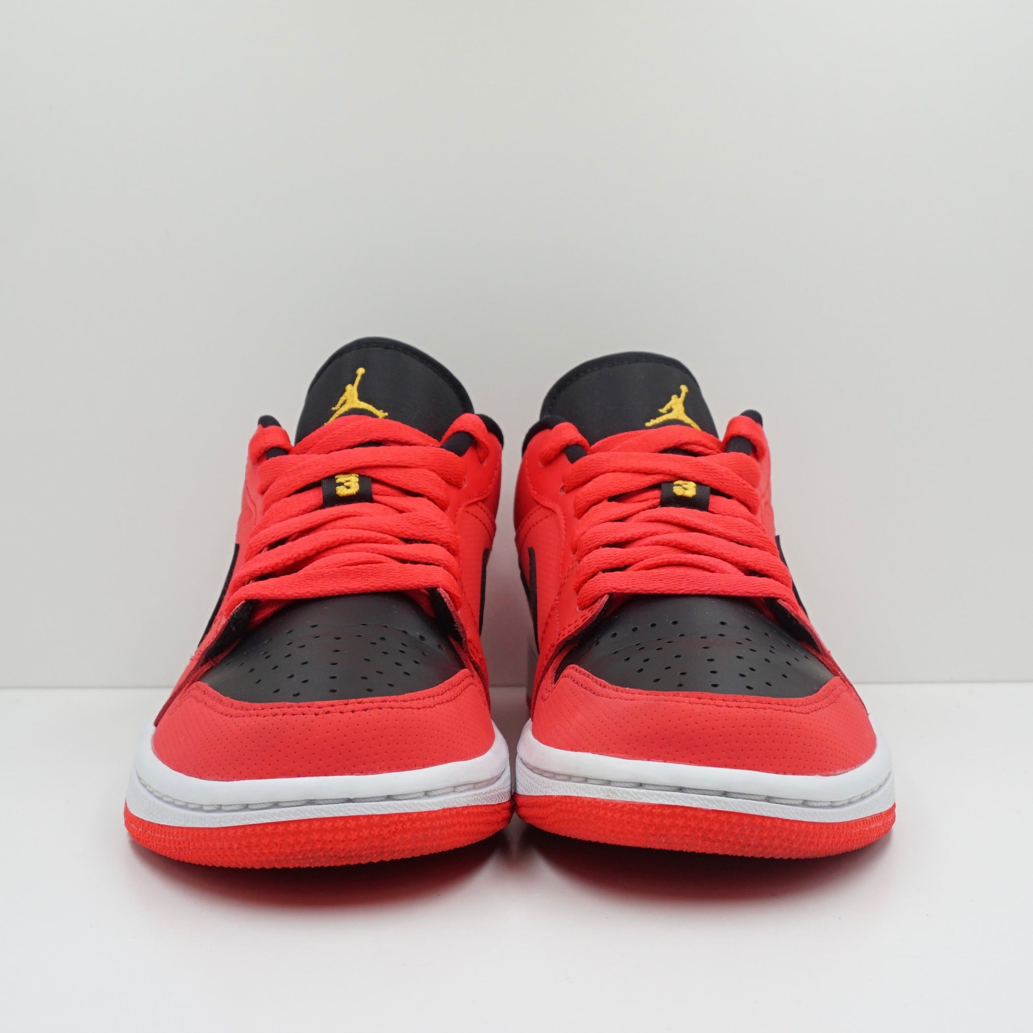 Jordan 1 Low Siren Red (W)