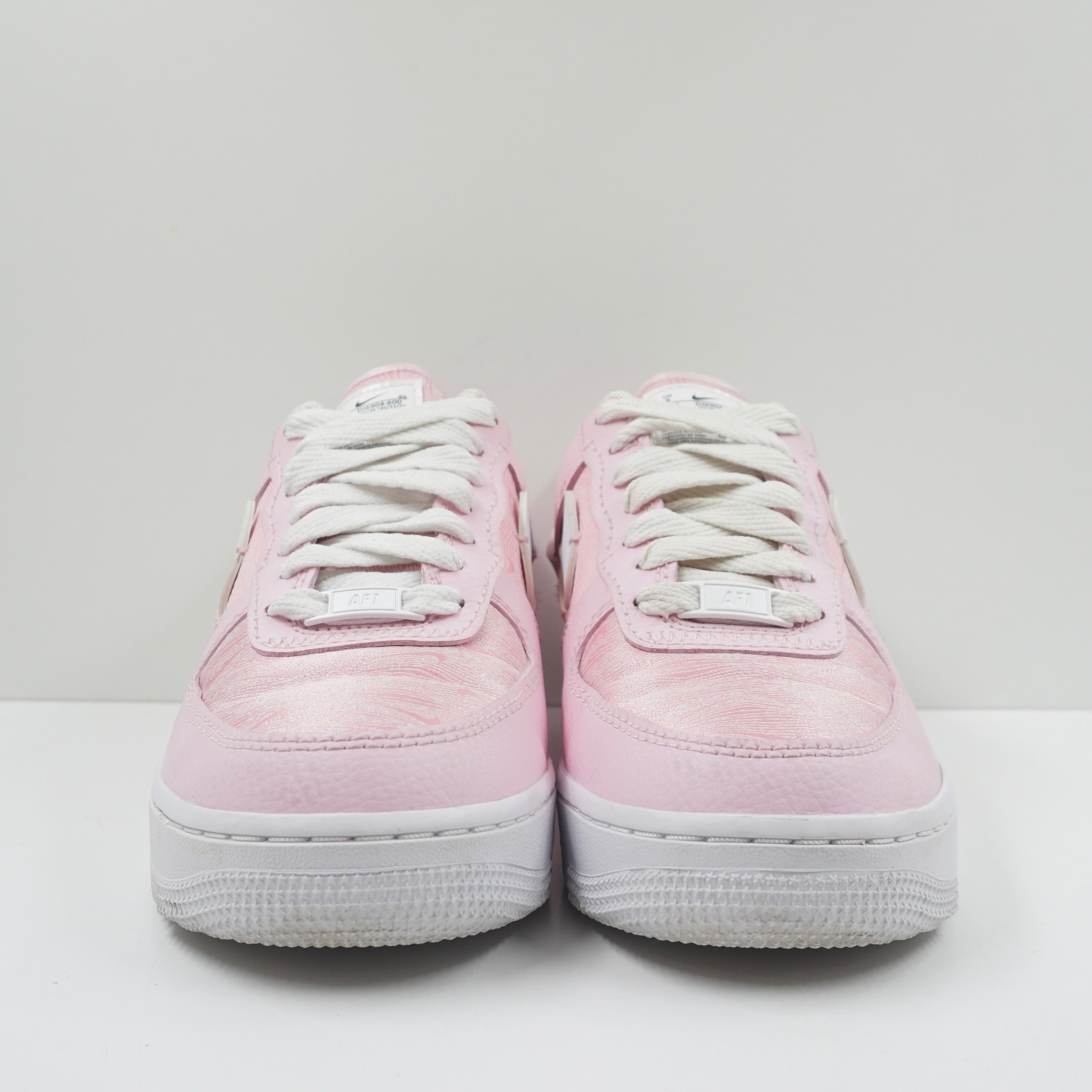 nike air force 1 lxx white pink