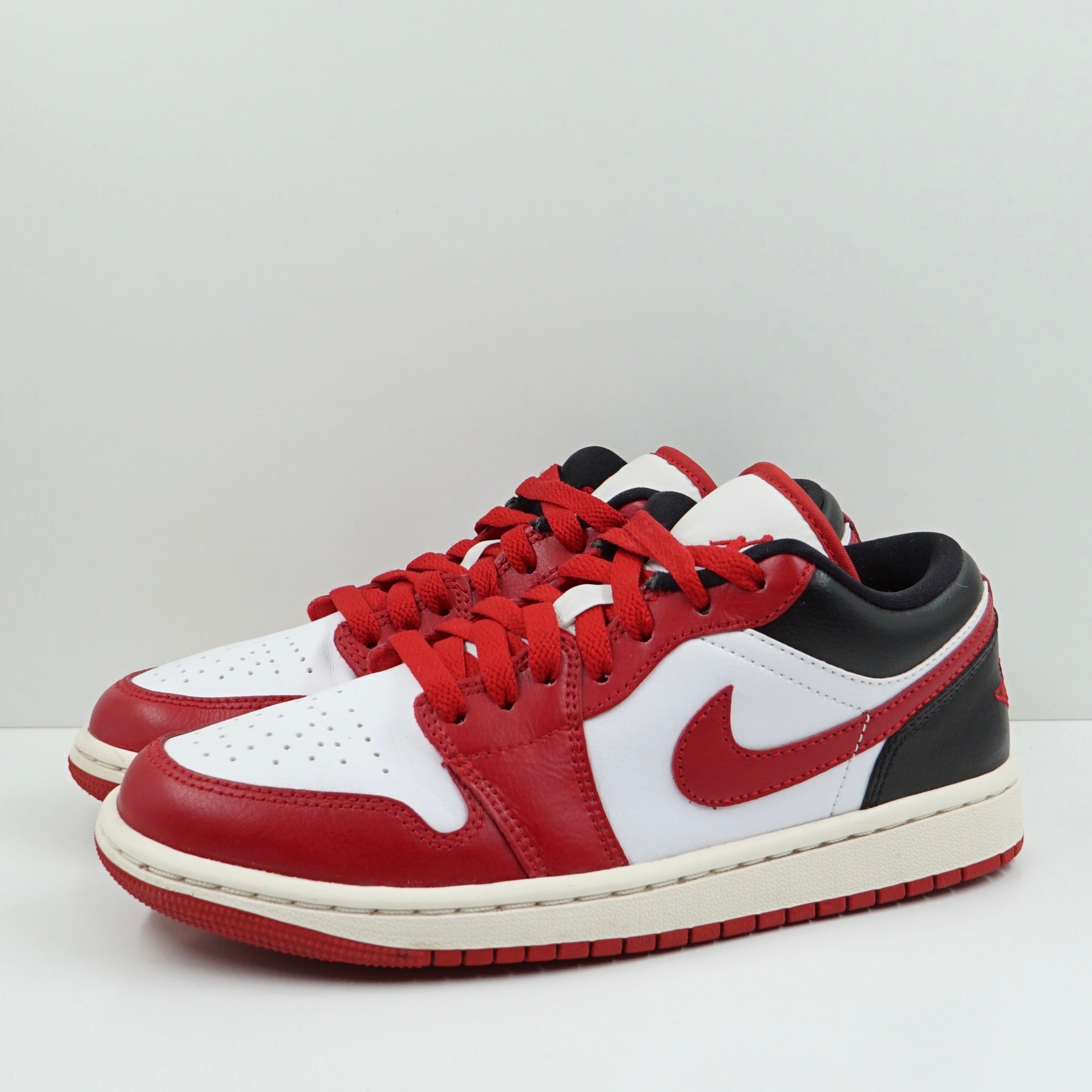 Jordan 1 Low Reverse Black Toe (W)
