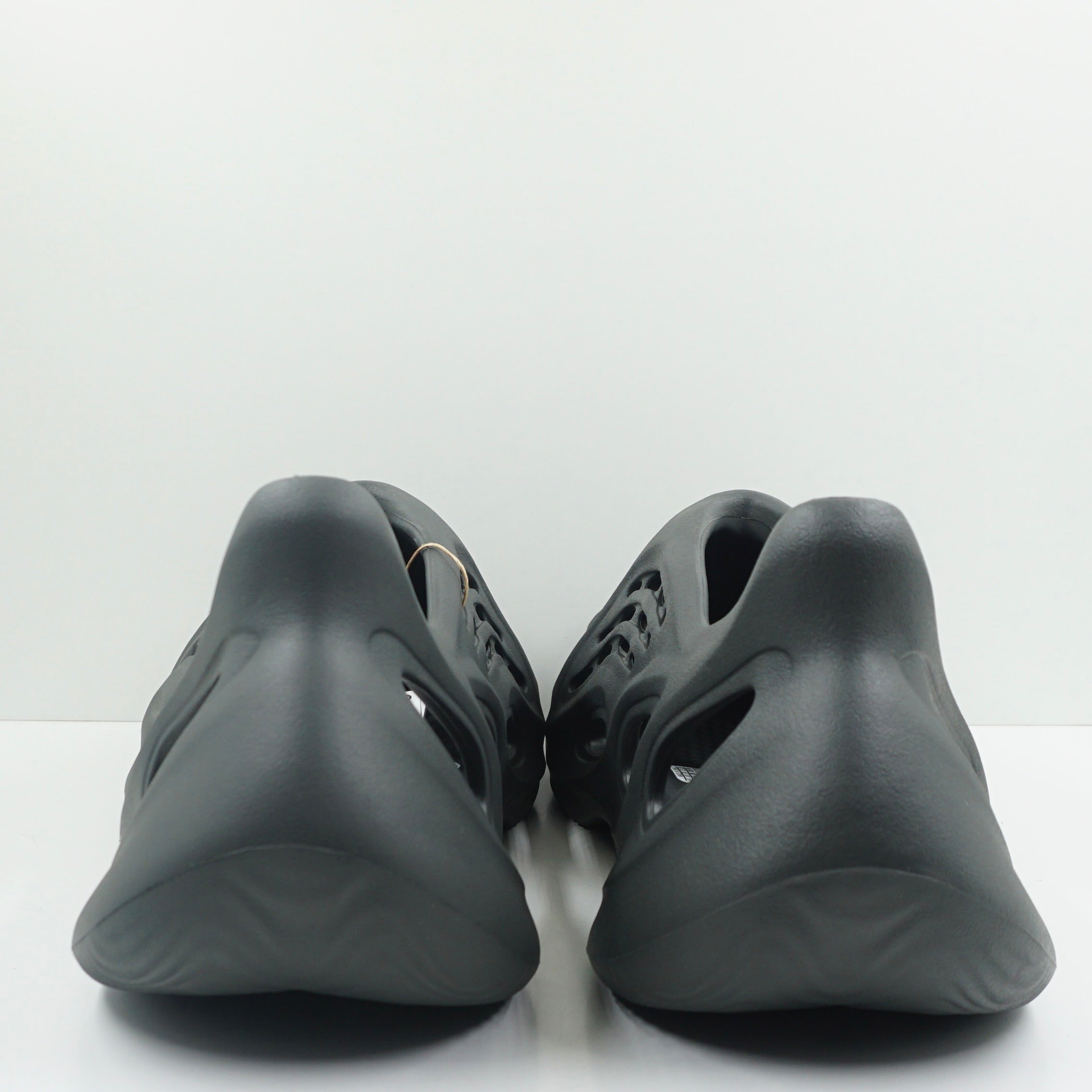 Adidas Yeezy Foam RNNR Carbon