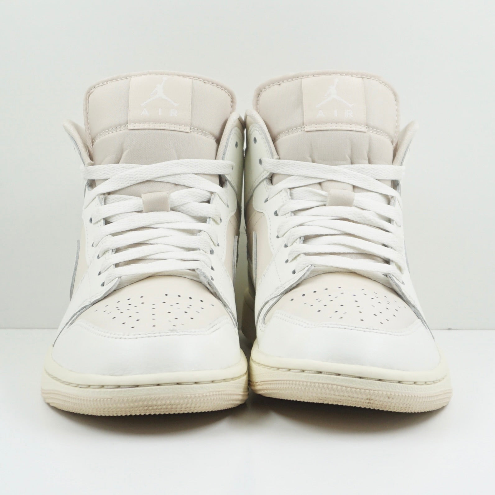 Jordan 1 Mid Legend Light Brown (W)