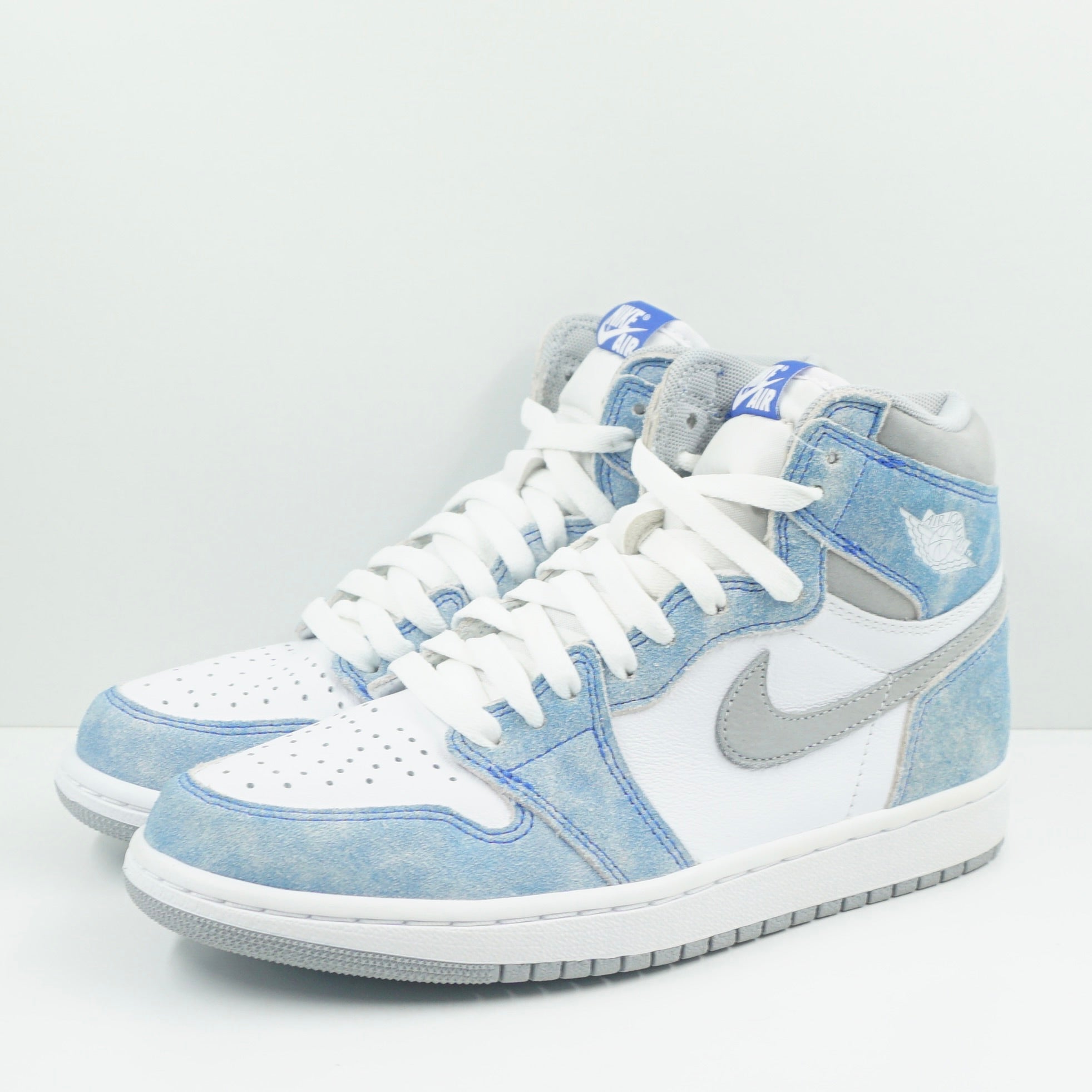 Jordan 1 Retro High Hyper Royal Smoke Grey