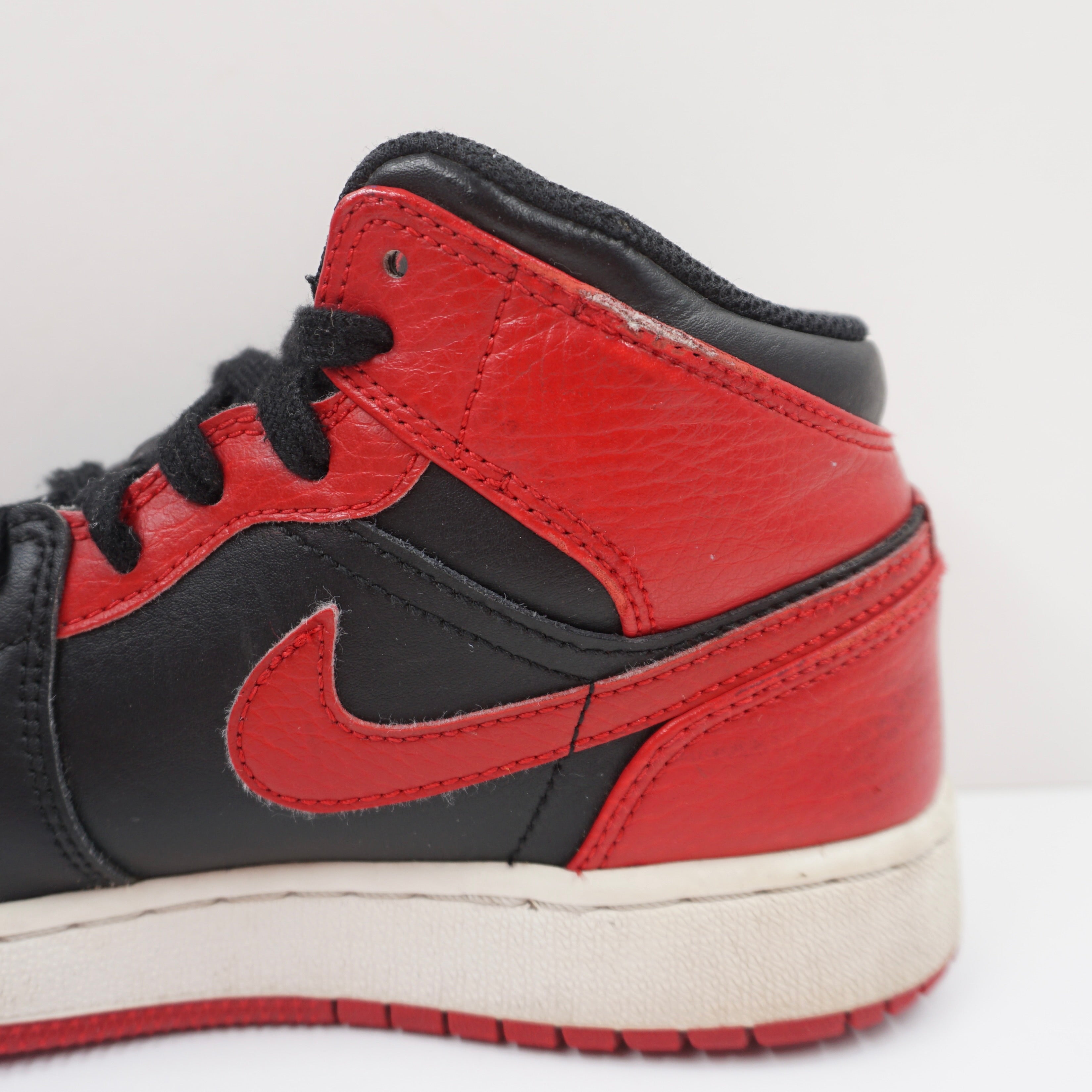 Jordan 1 Mid Bred Banned (GS)