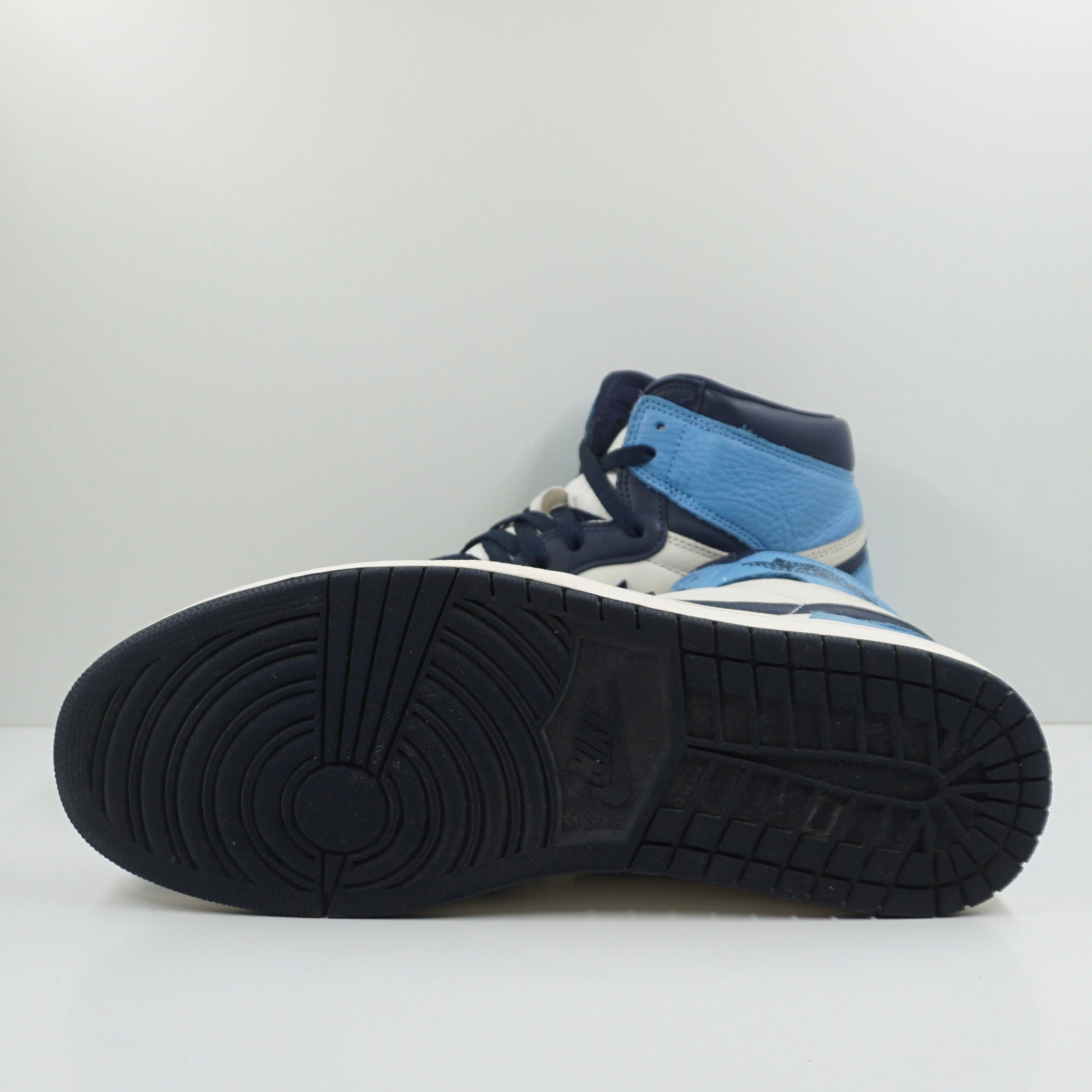 Jordan 1 Retro High Obsidian UNC