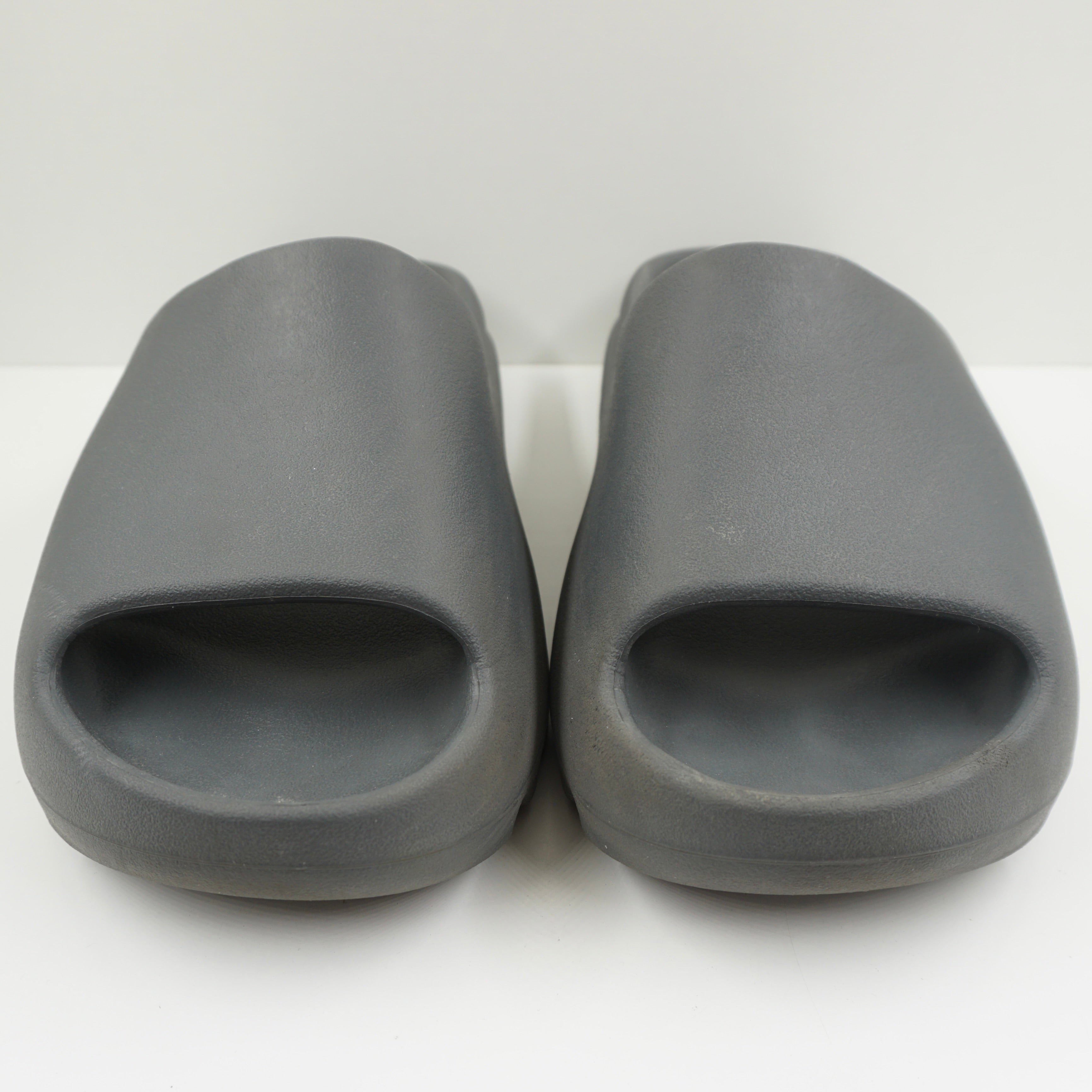 【新品未使用】adidas Yeezy Slide Slate Grey adidas Yeezy Slide Slate Grey | Yeezy | KershKicks