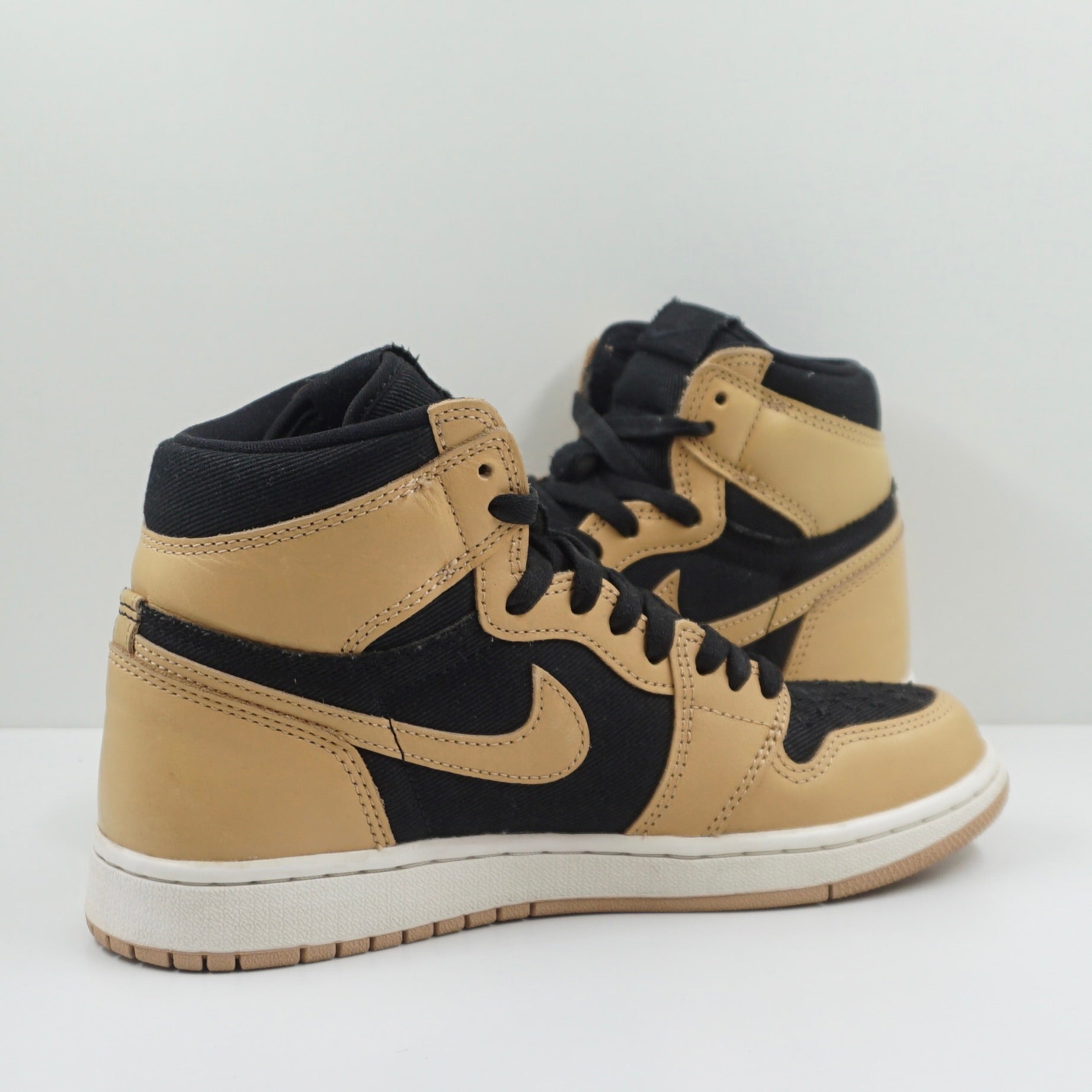 Jordan 1 Retro High OG Heirloom
