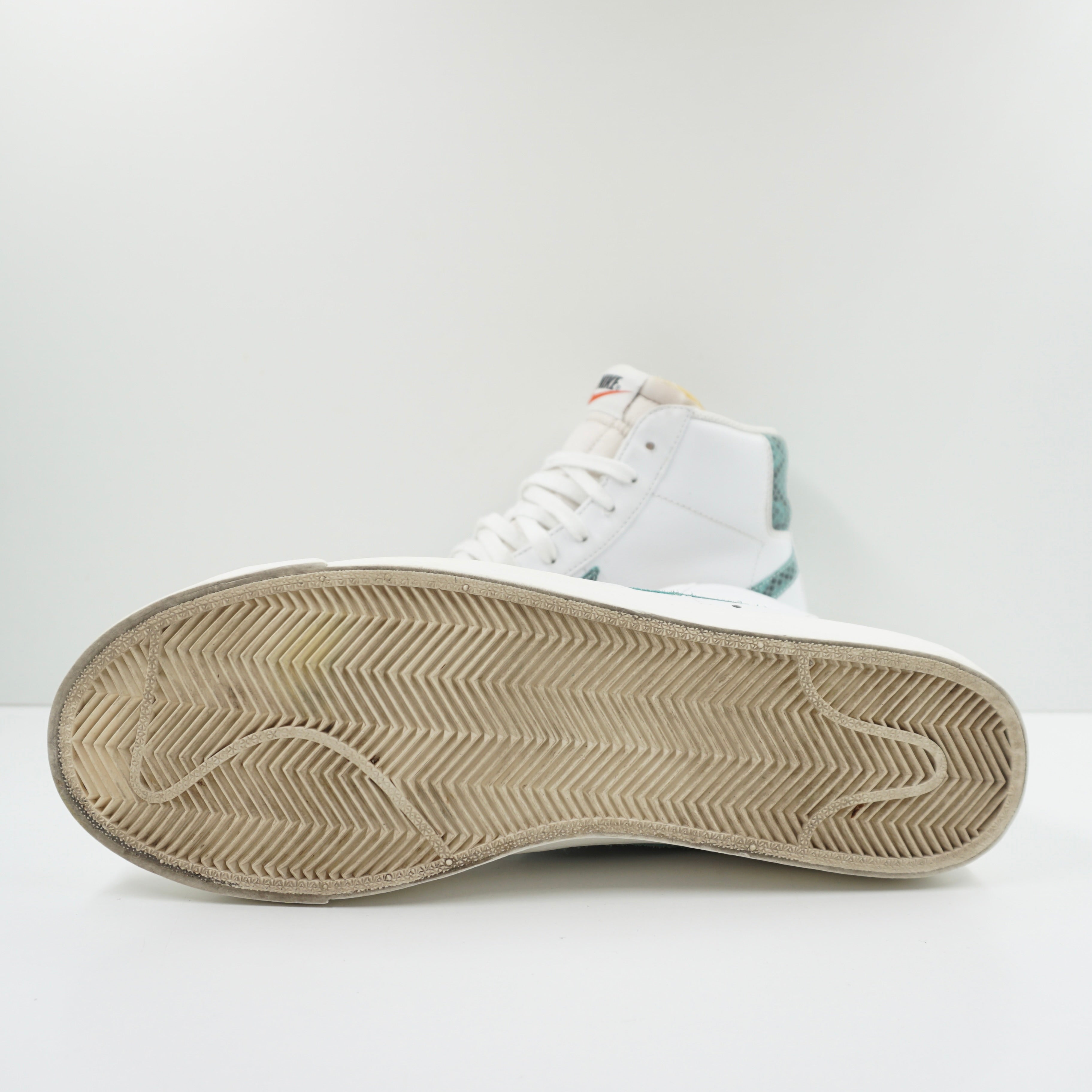 Nike Blazer Mid 77 reptile swoosh