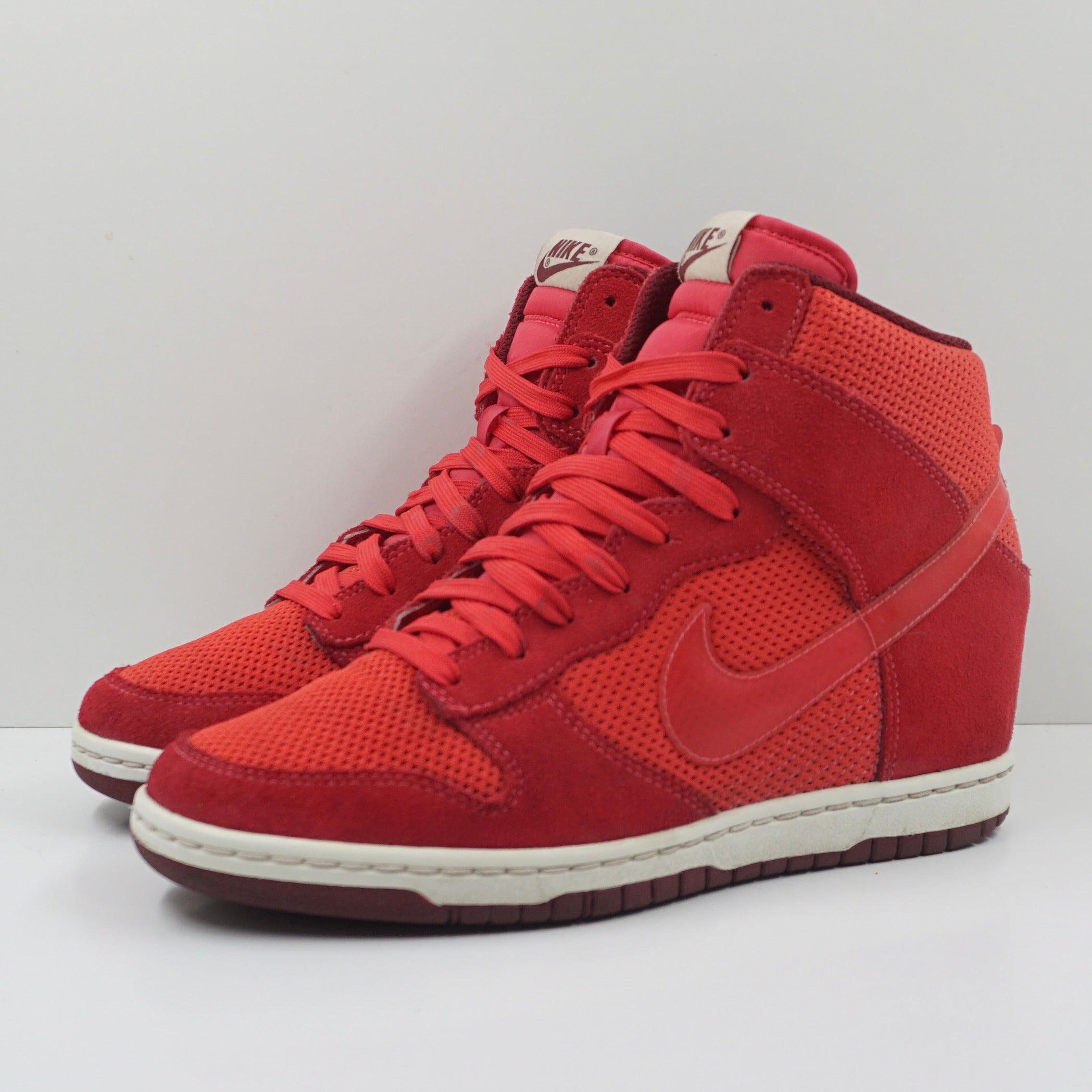 Nike Dunk Sky High Essential Geranium (W)