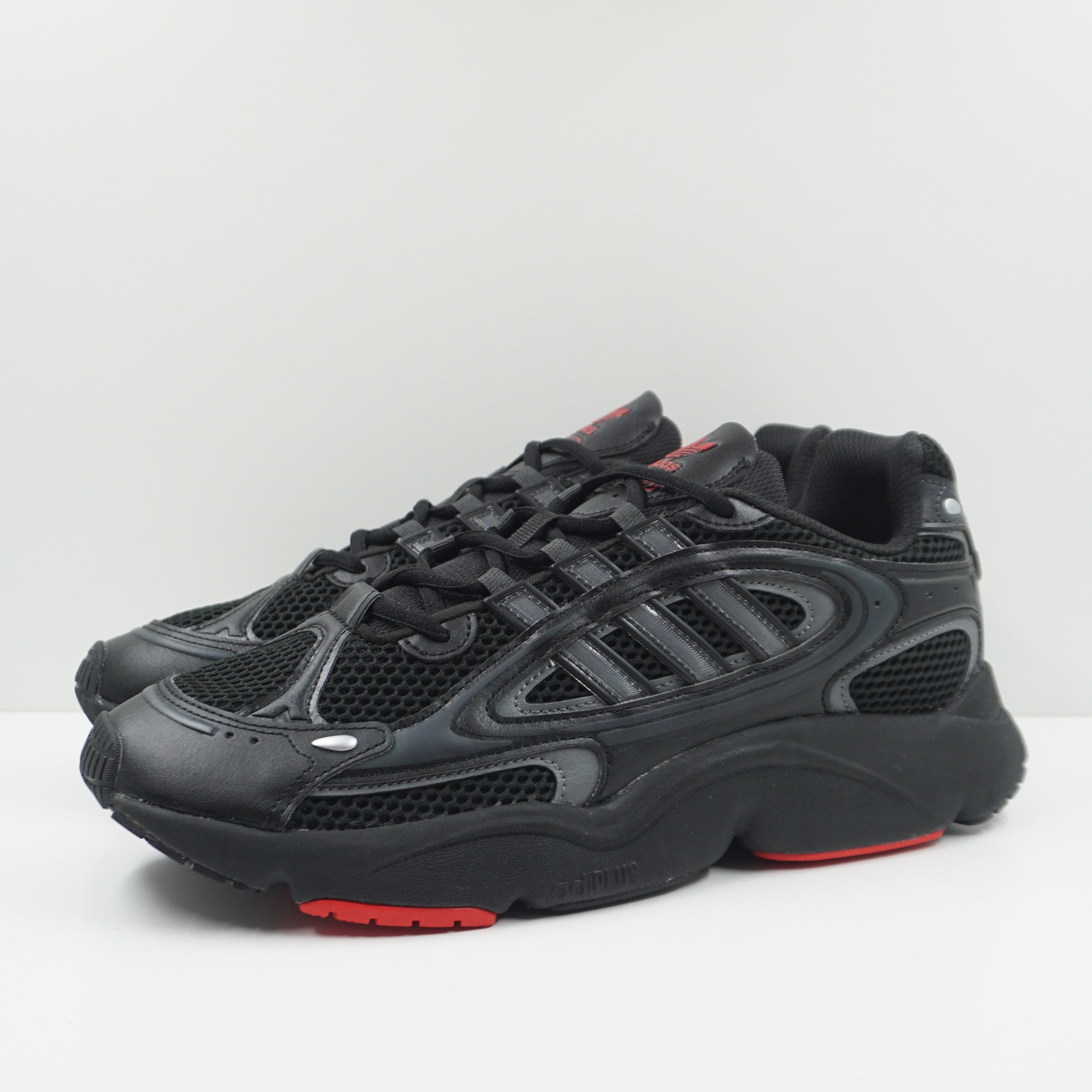 A Adidas Ozmillen Black